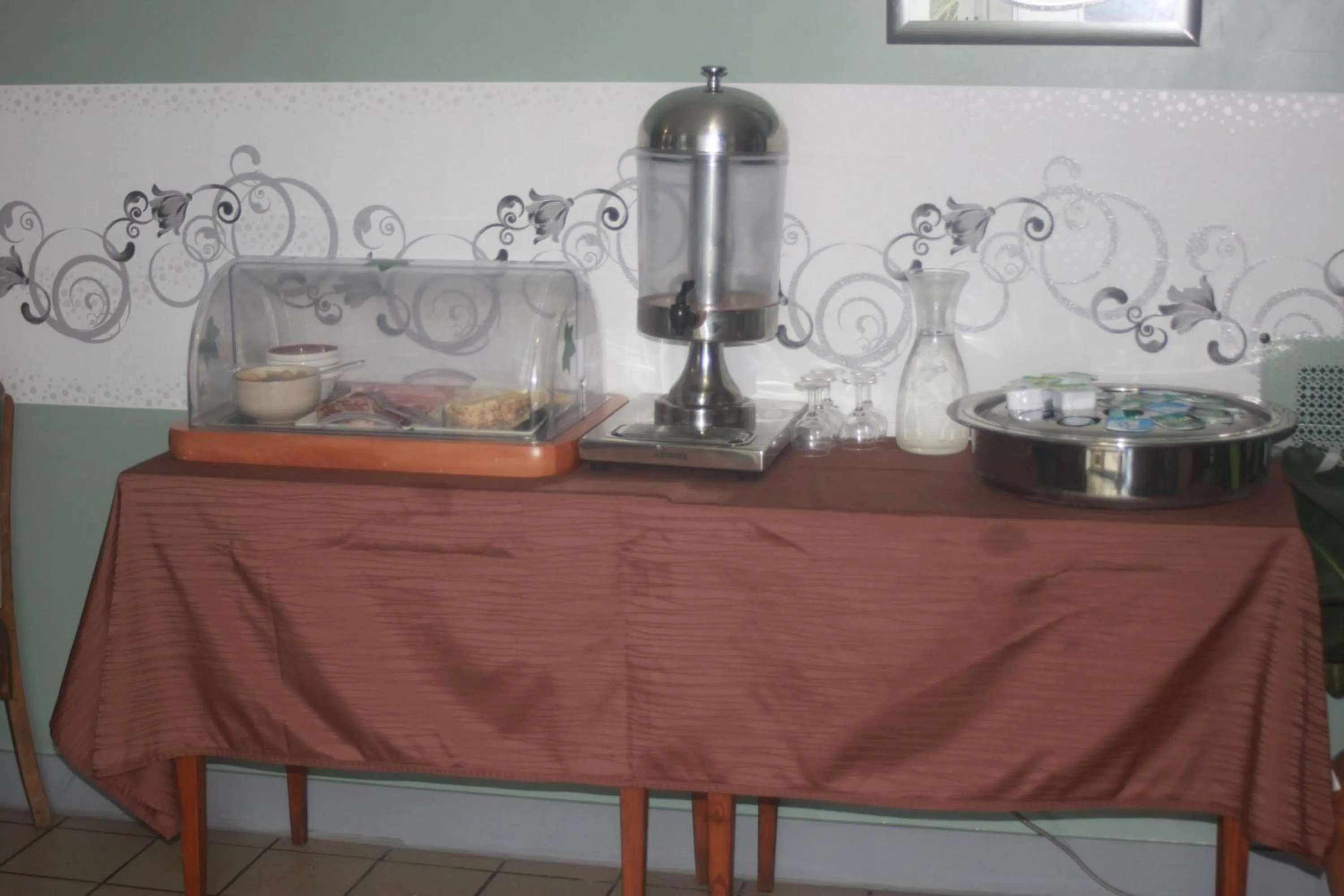 Food and drinks in Logis Hôtel Restaurant de la Dore