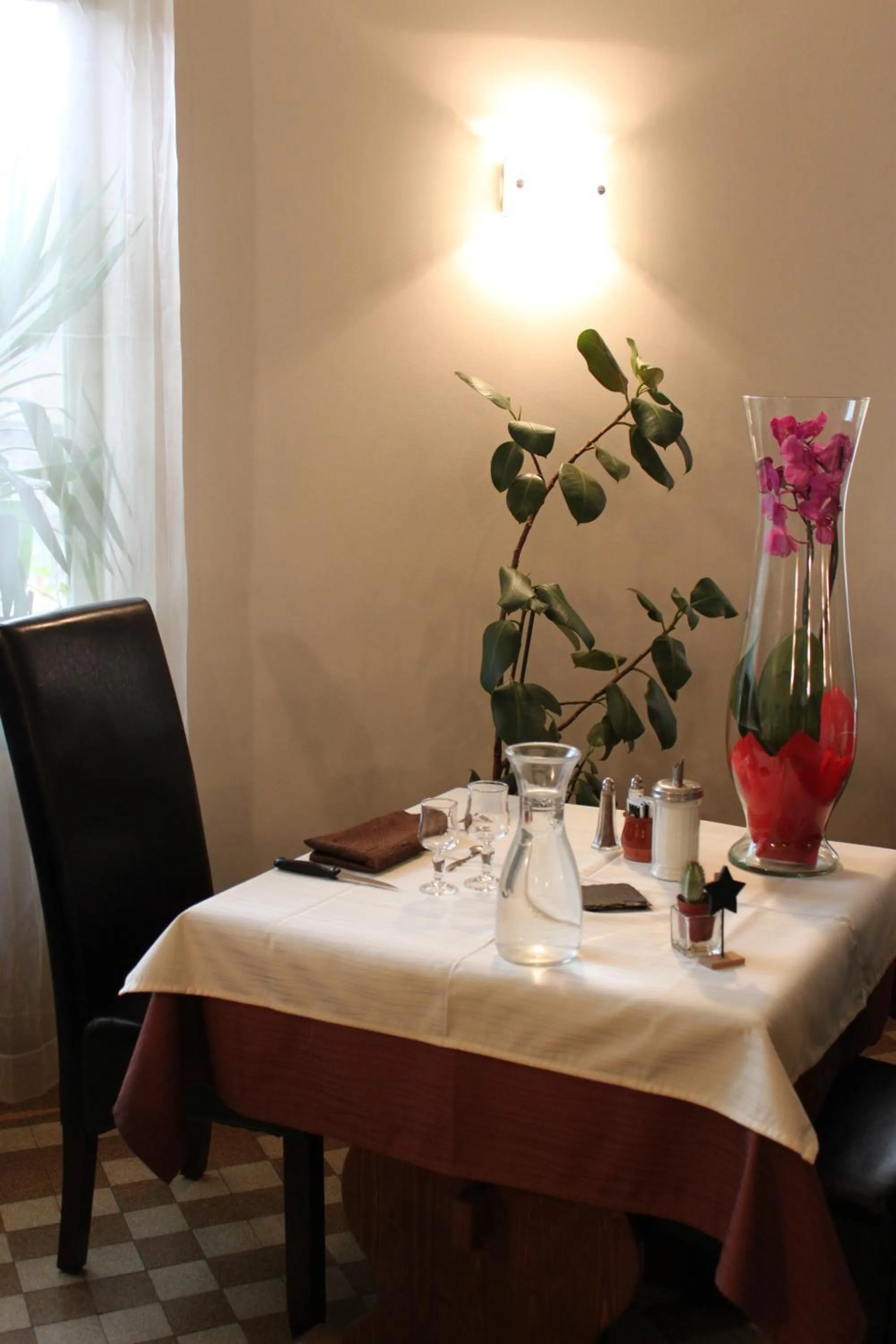 Restaurant/places to eat in Logis Hôtel Restaurant de la Dore