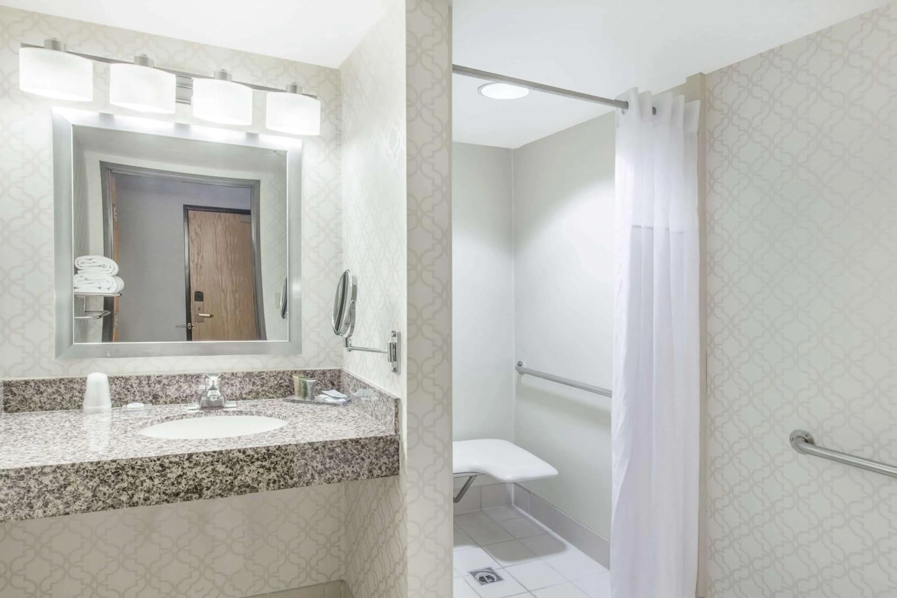 Bathroom in Hawthorn Suites by Wyndham Livermore