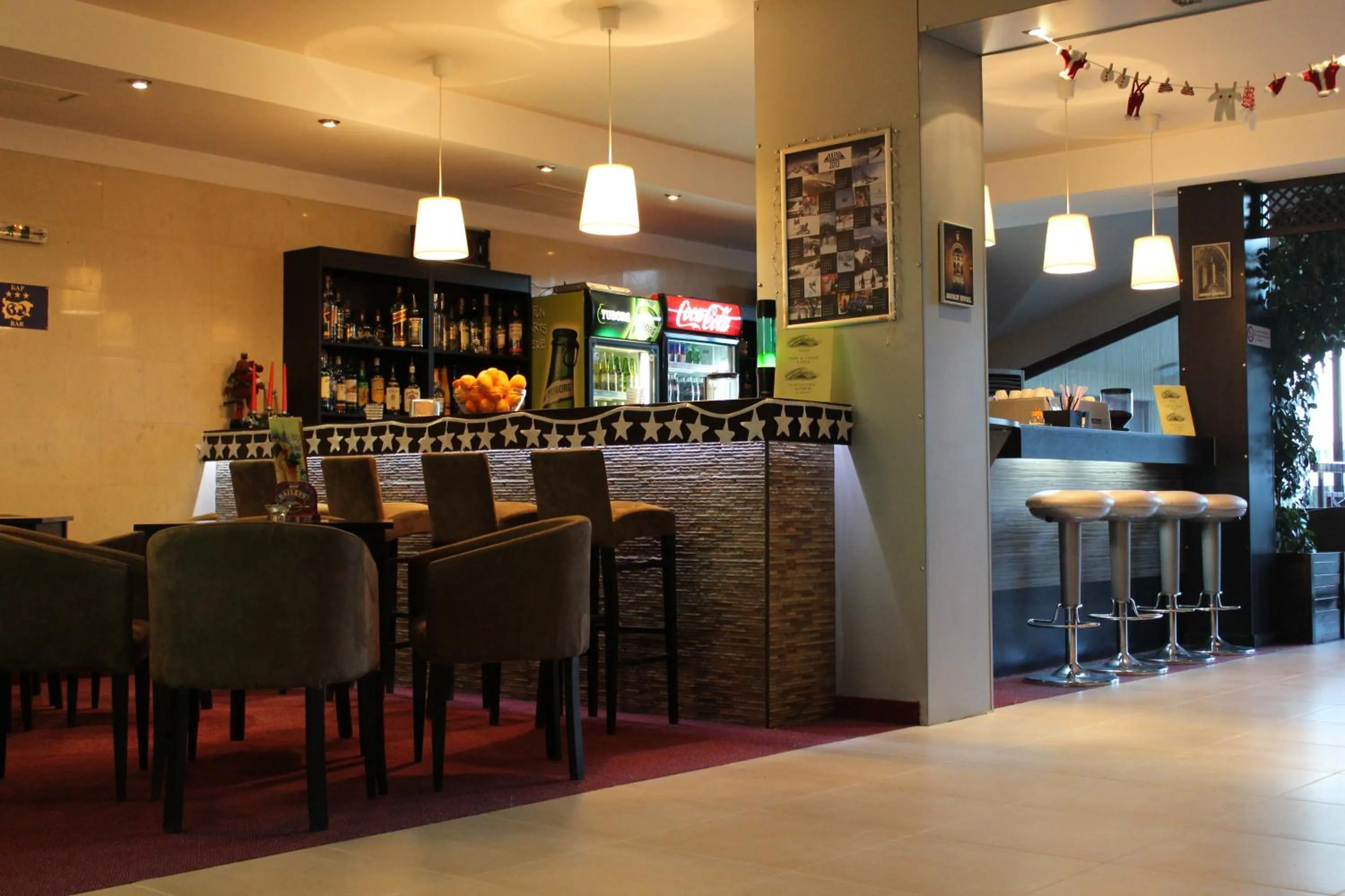 Lounge or bar in Mountain Paradise by the Walnut Trees - Free wellness