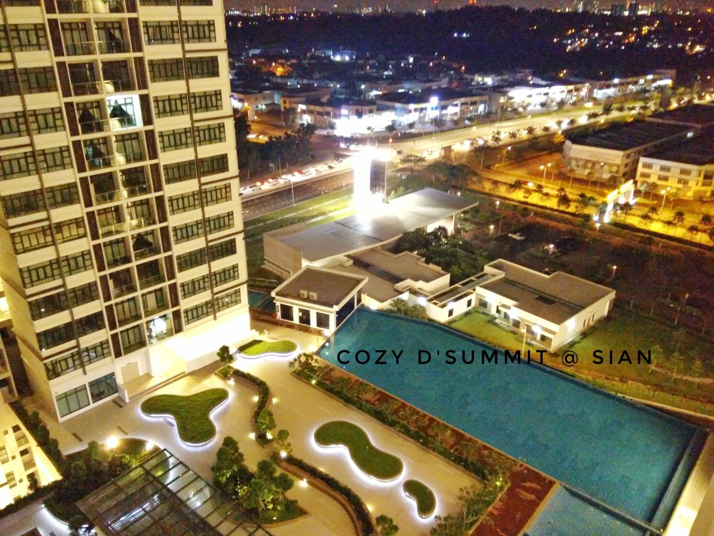 City view in COZY D'Summit 2 Bedrooms @ 100mbps HIGH SPEED WIFI