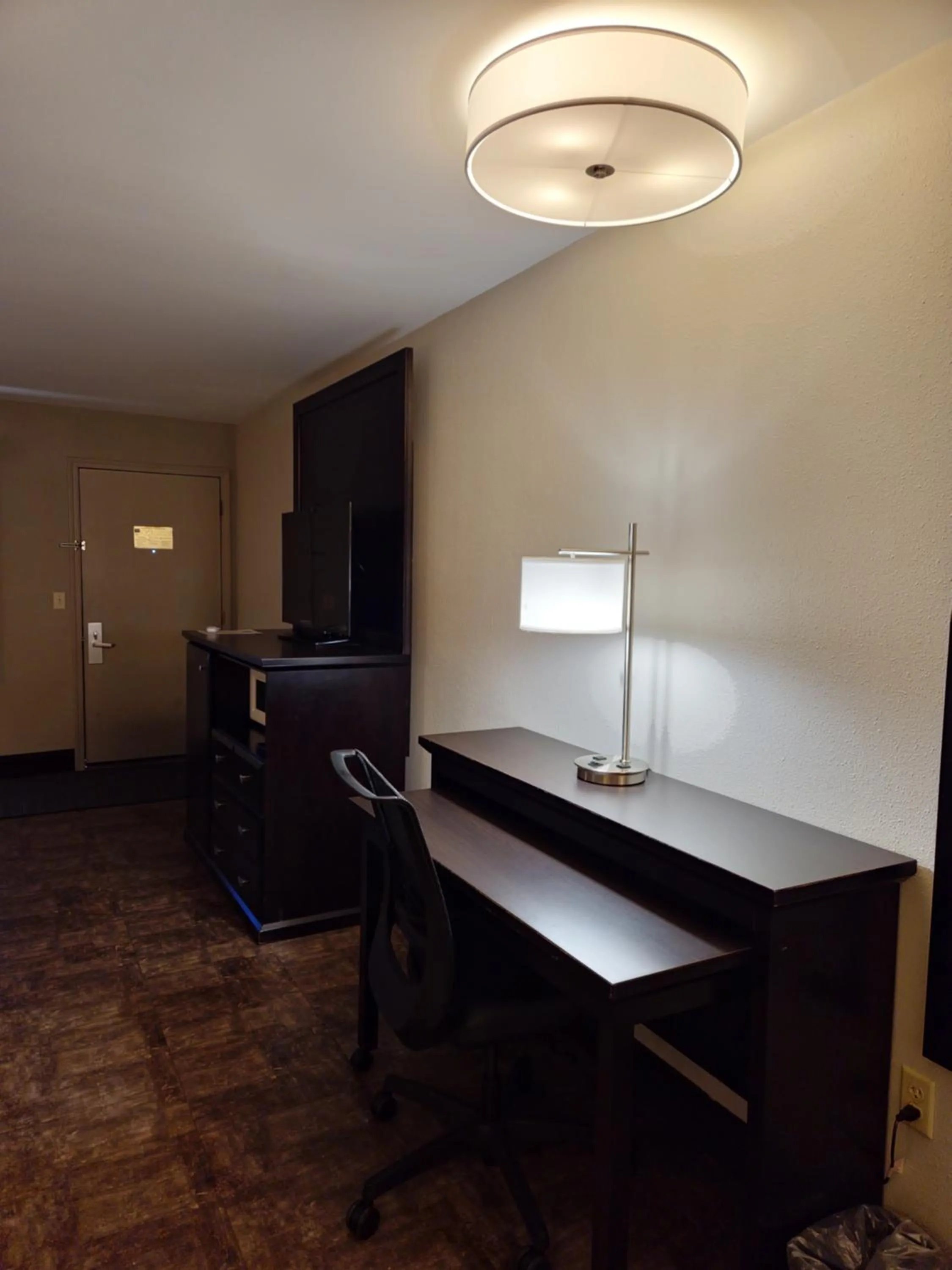 Seating area in Kelly Inn Billings