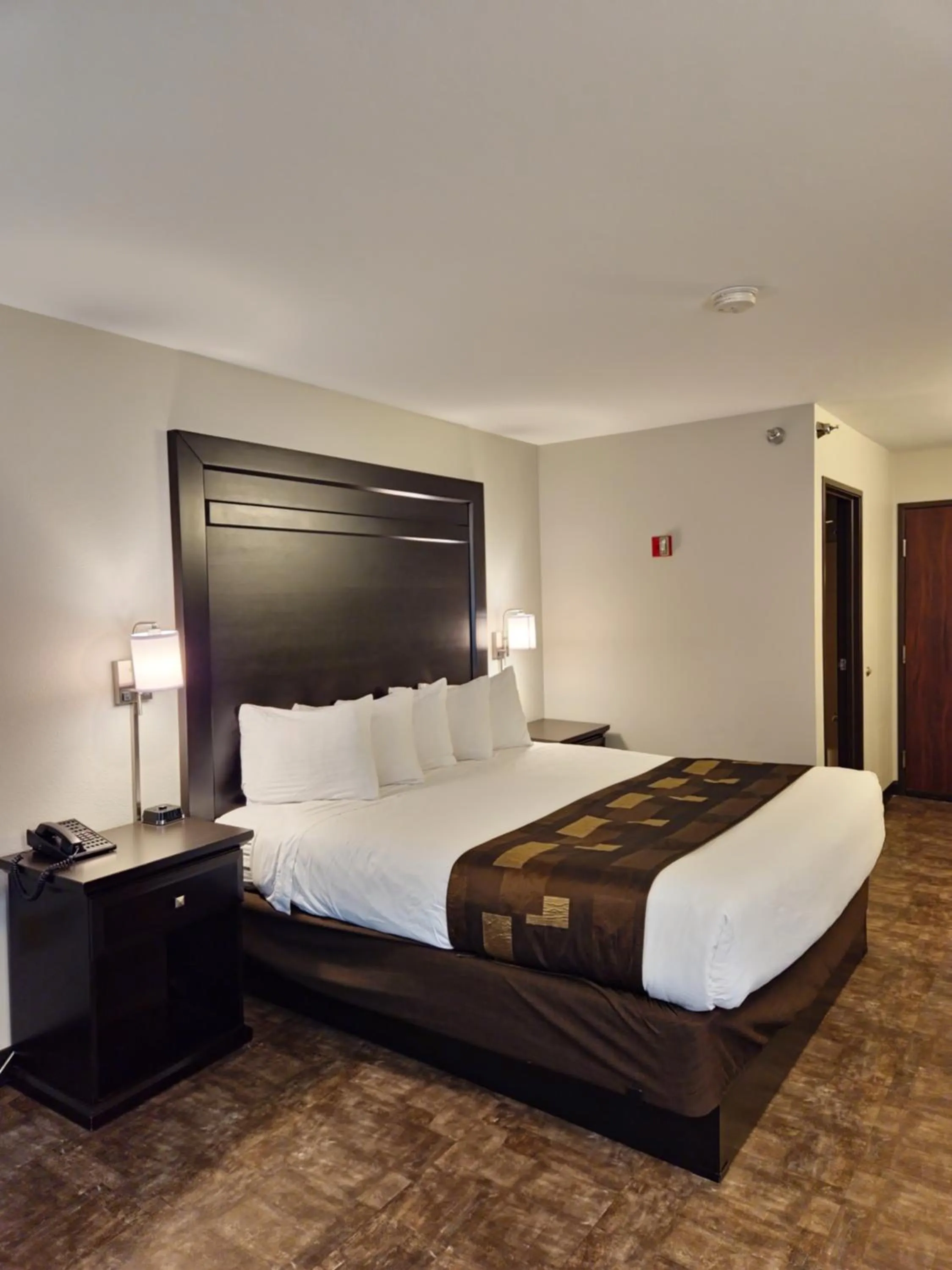 Bed in Kelly Inn Billings