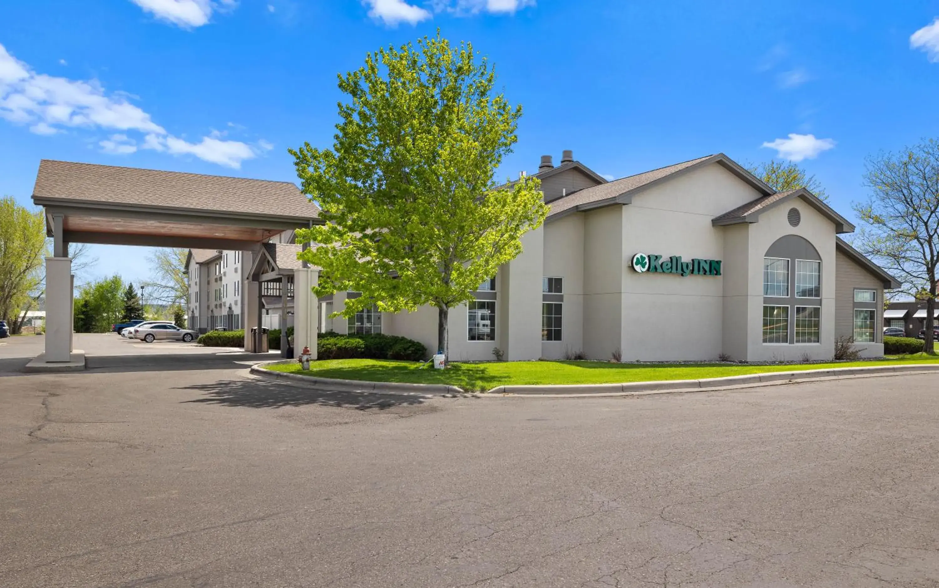 Property building in Kelly Inn Billings Property building in Kelly Inn Billings