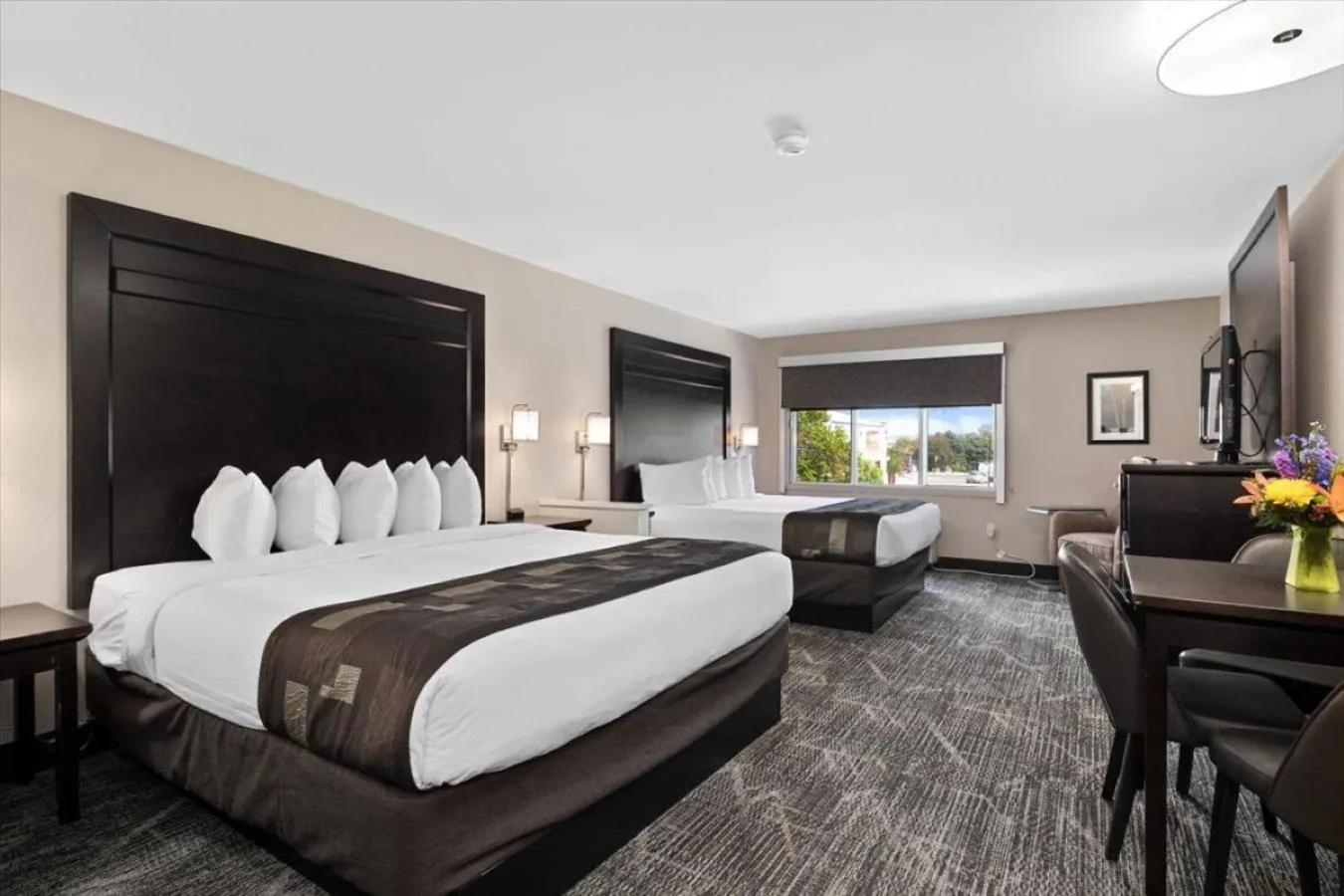 Bed in Kelly Inn Billings