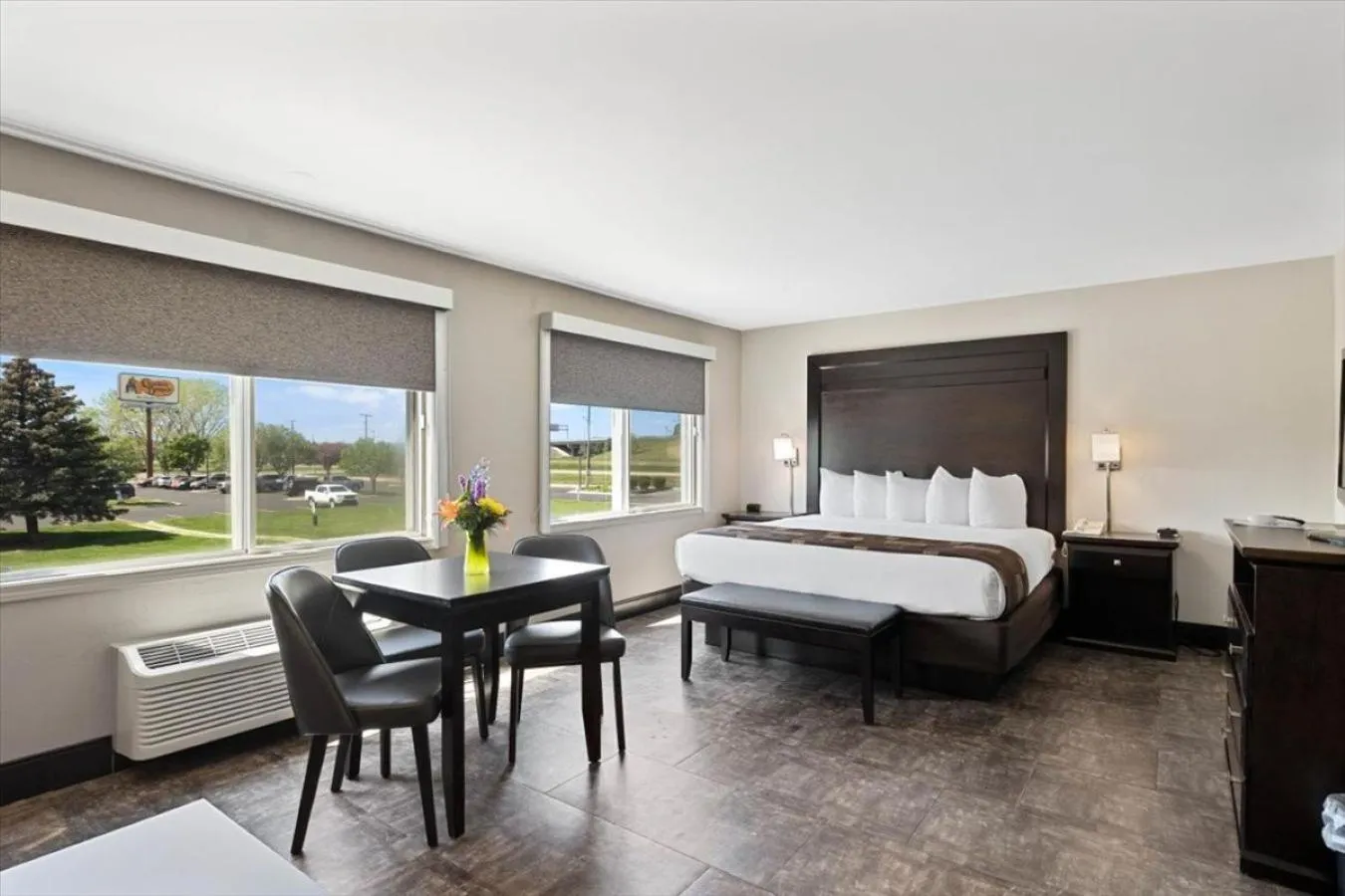 Bed in Kelly Inn Billings