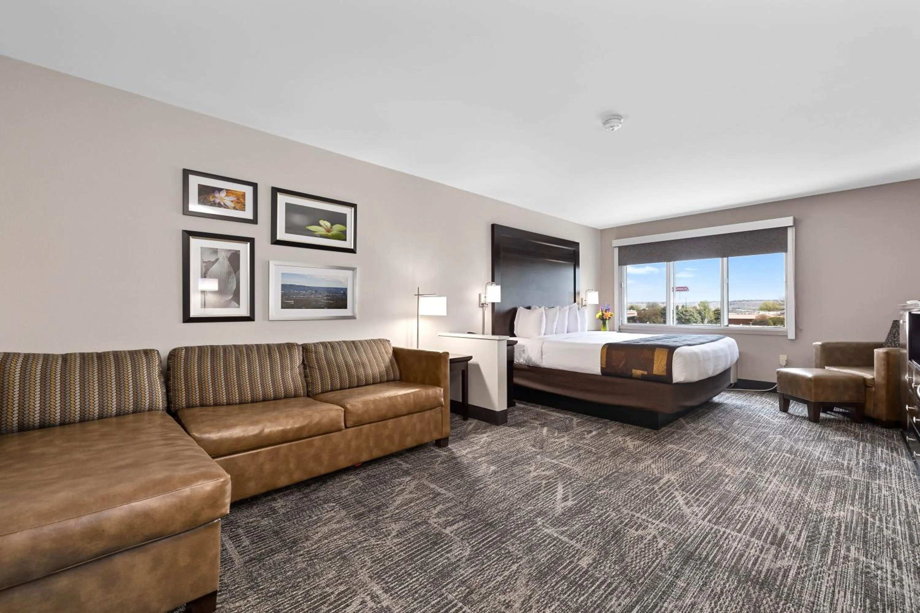 Bed in Kelly Inn Billings