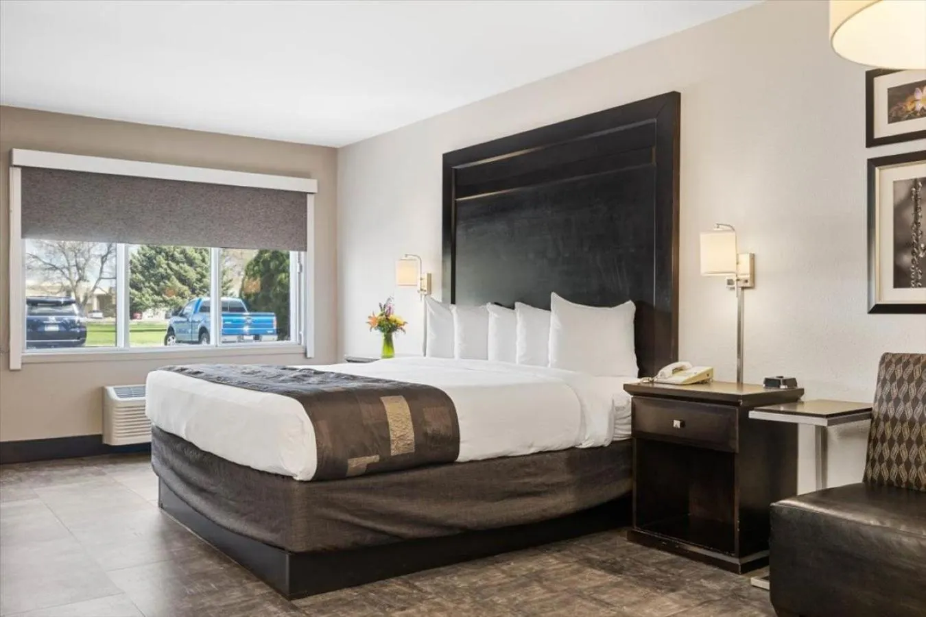 Bed in Kelly Inn Billings