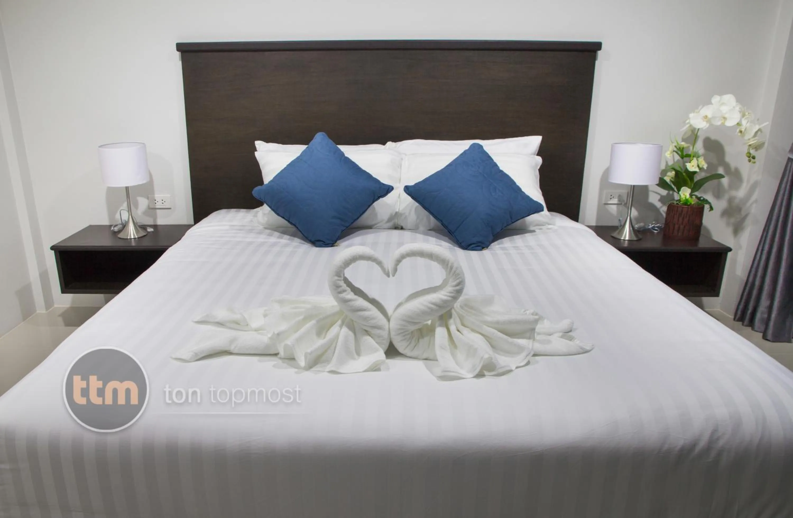 Bed in Sirin Boutique