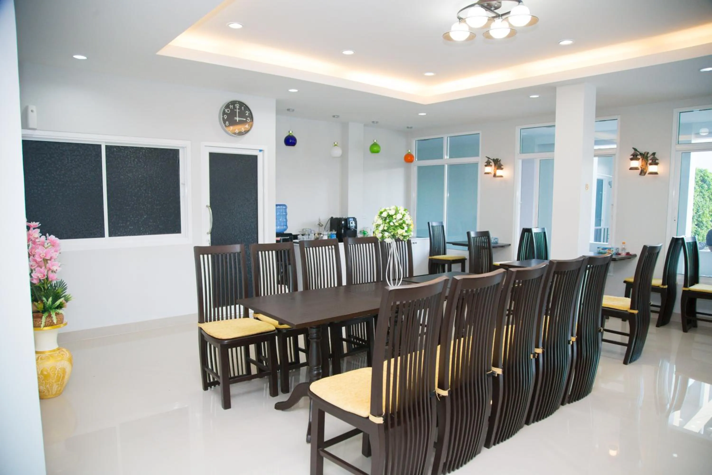 Restaurant/places to eat in Sirin Boutique