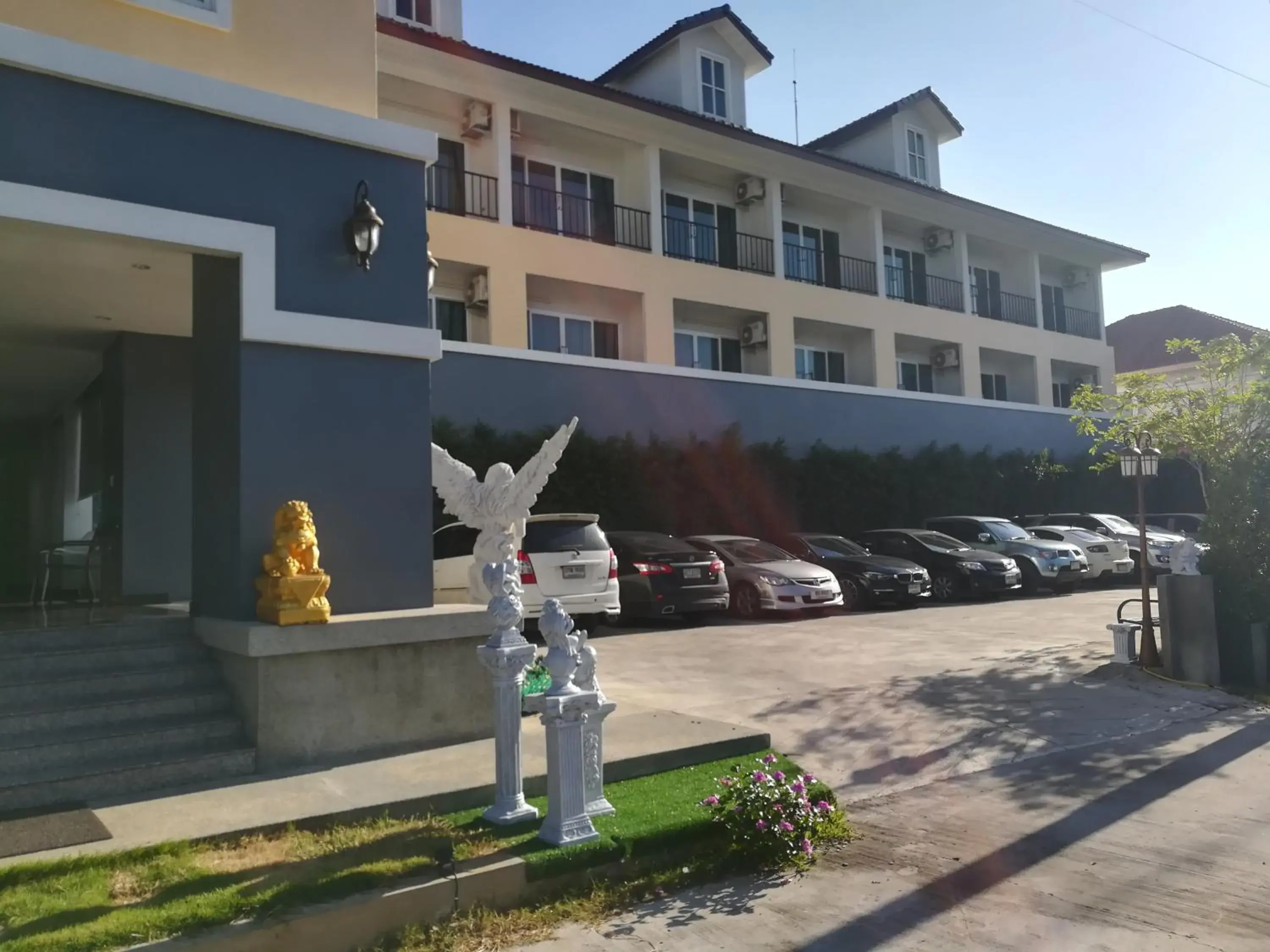 Property building in Sirin Boutique Property building in Sirin Boutique