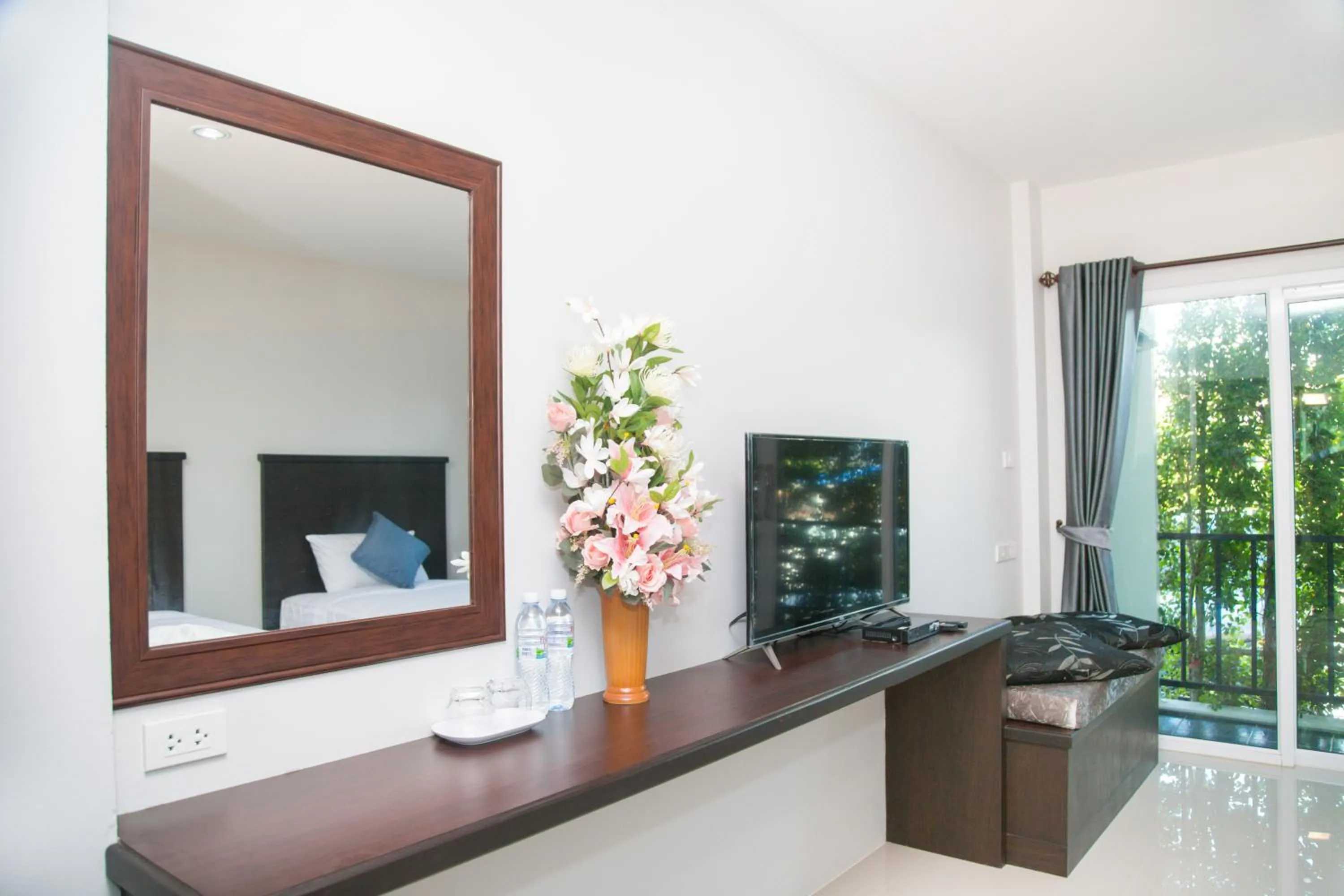 TV and multimedia in Sirin Boutique