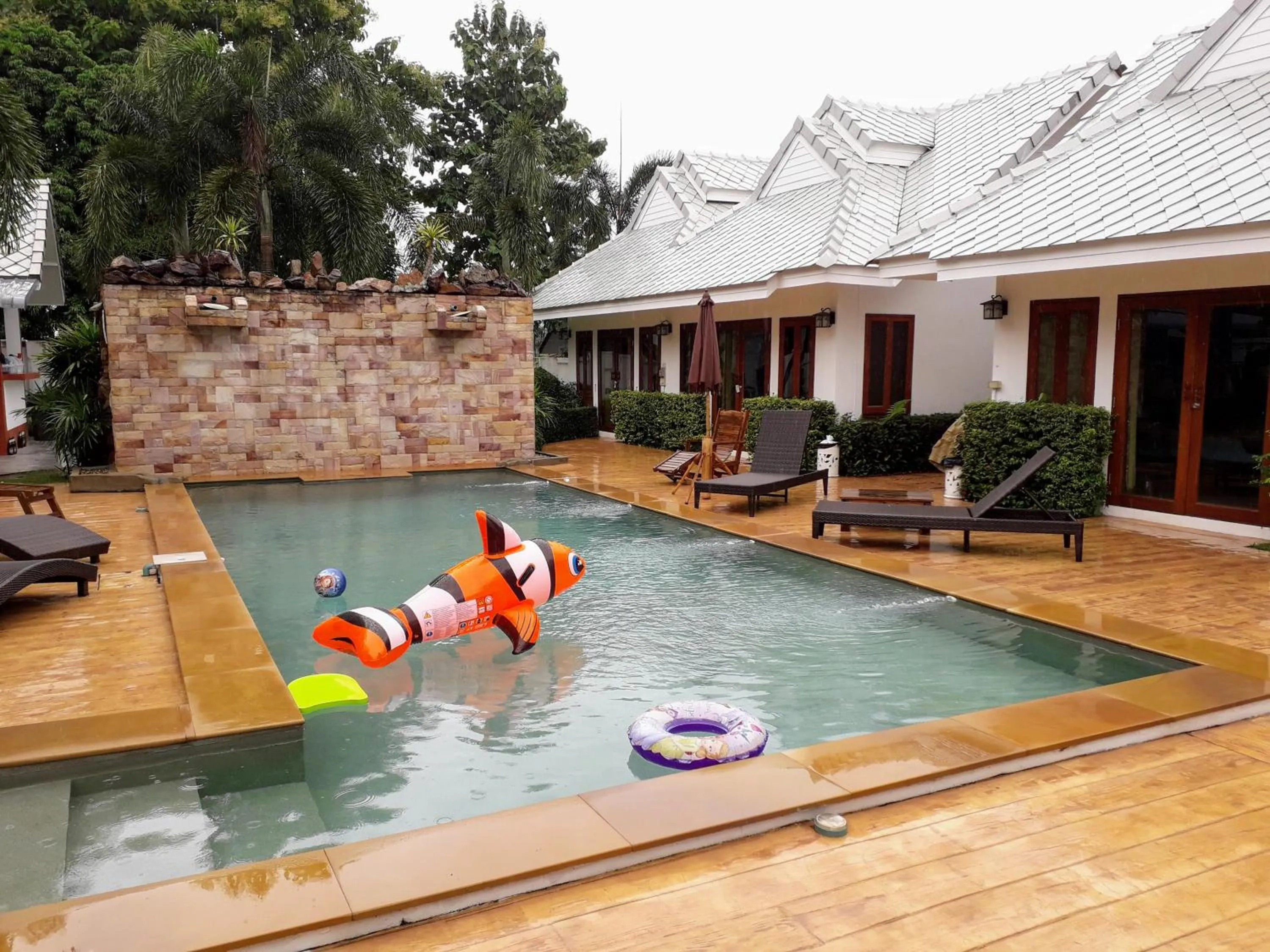 Swimming pool in Rungnara pool villa