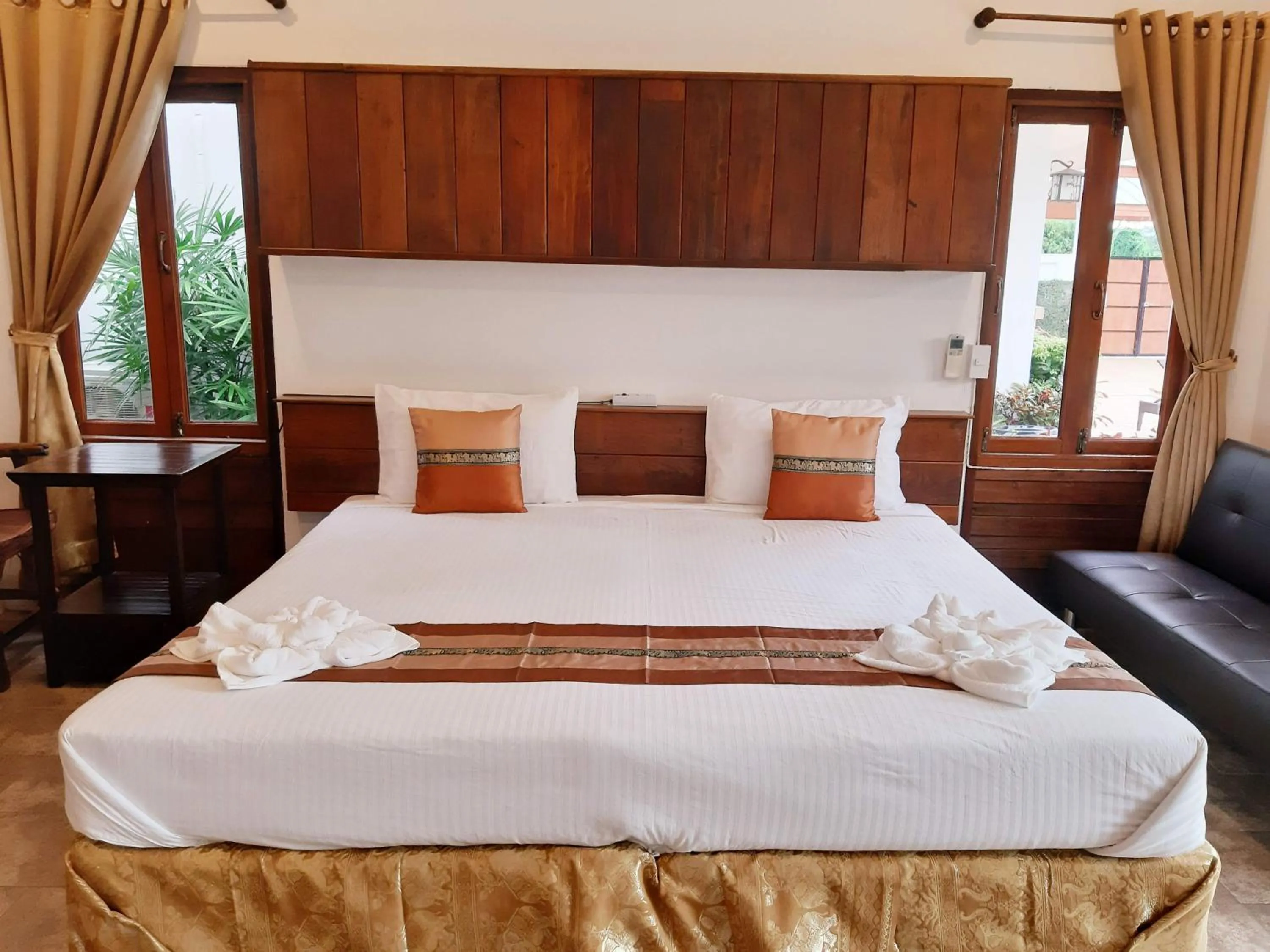 Bed in Rungnara pool villa