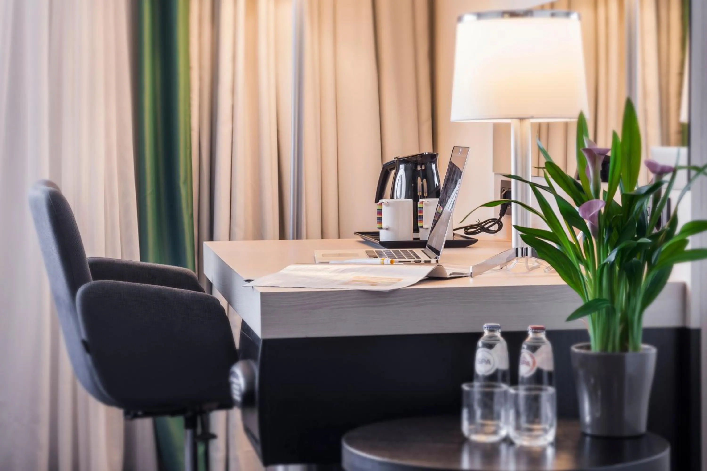 Photo of the whole room in Park Inn by Radisson Leuven