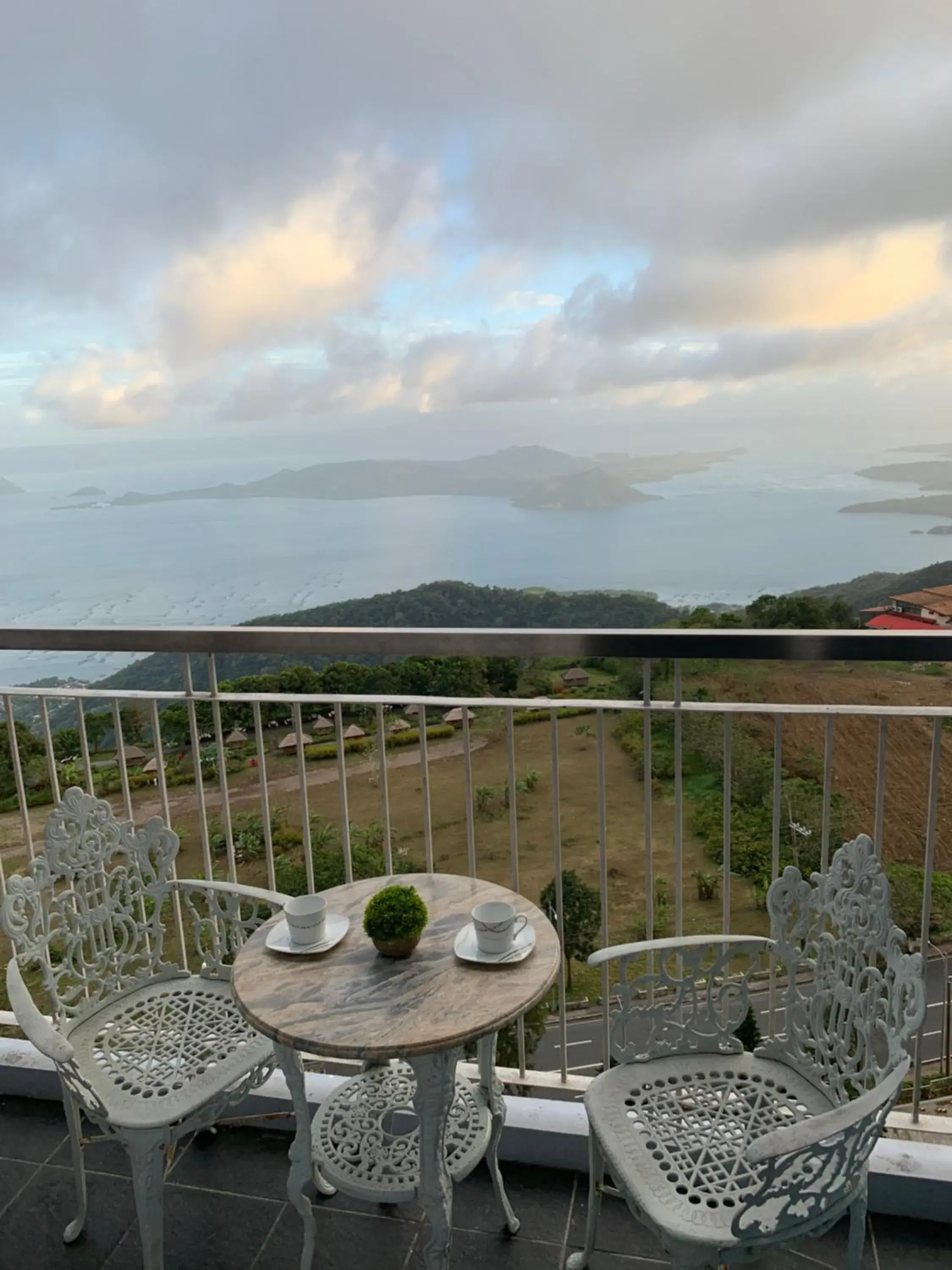 Breezy Tagaytay Condo Breezy Tagaytay Condo