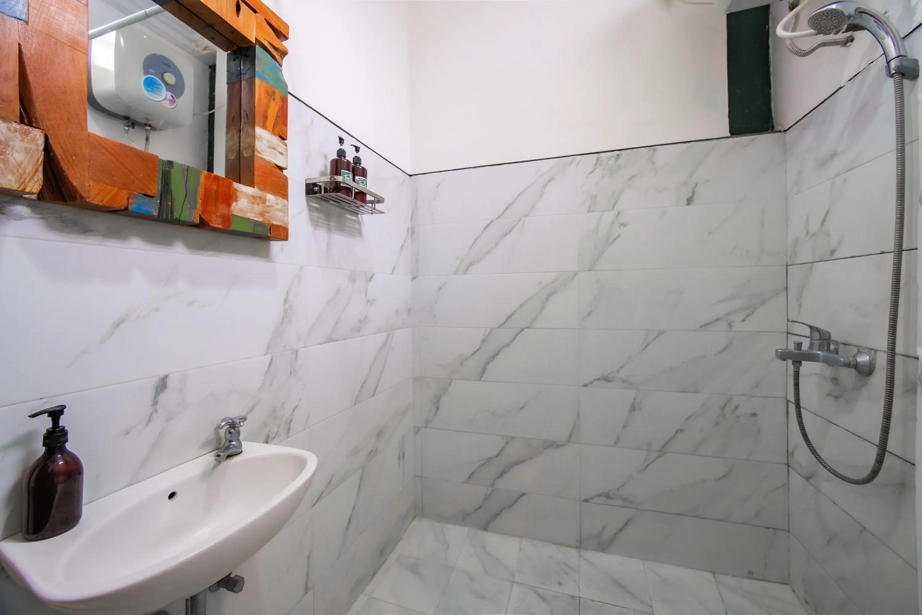 Shower in Omah Gerjen 29