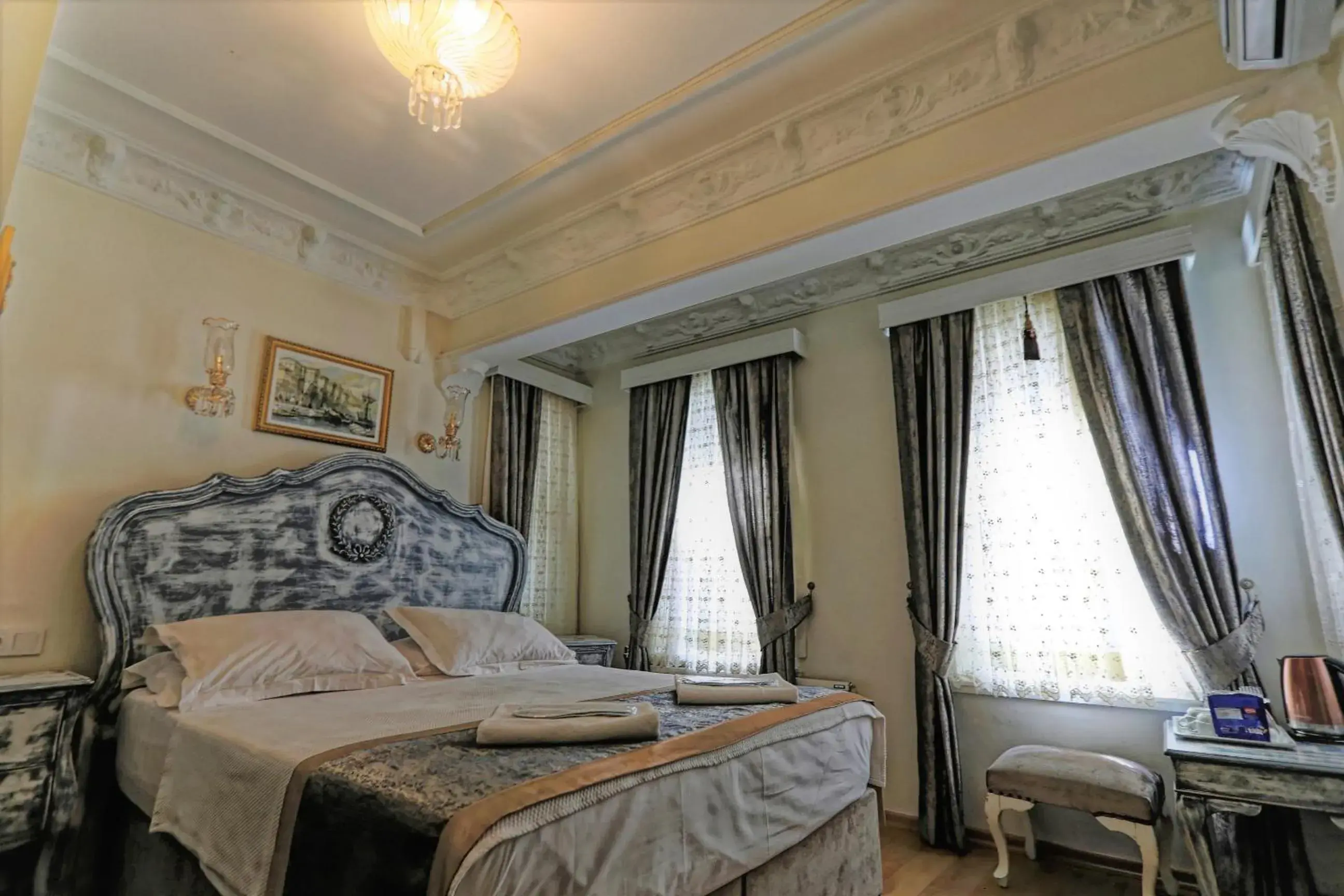 Standard Double or Twin Room in Romantic Mansion Standard Double or Twin Room in Romantic Mansion