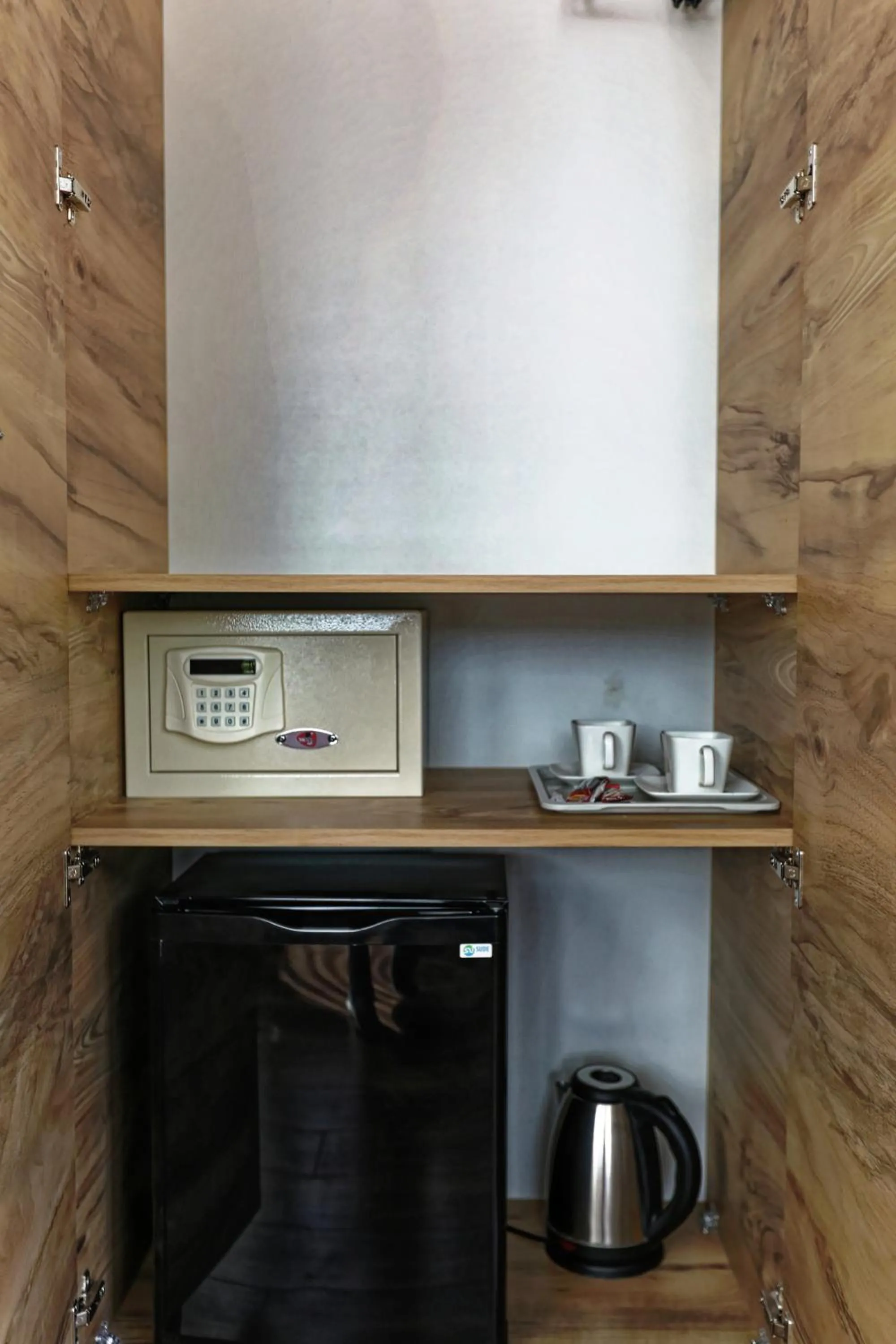 Coffee/tea facilities in Romantic Mansion