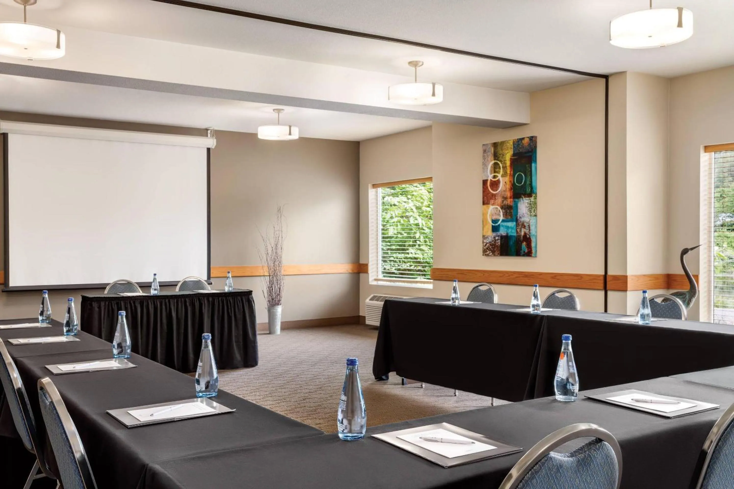 Meeting/conference room in Radisson Hotel Portland Airport