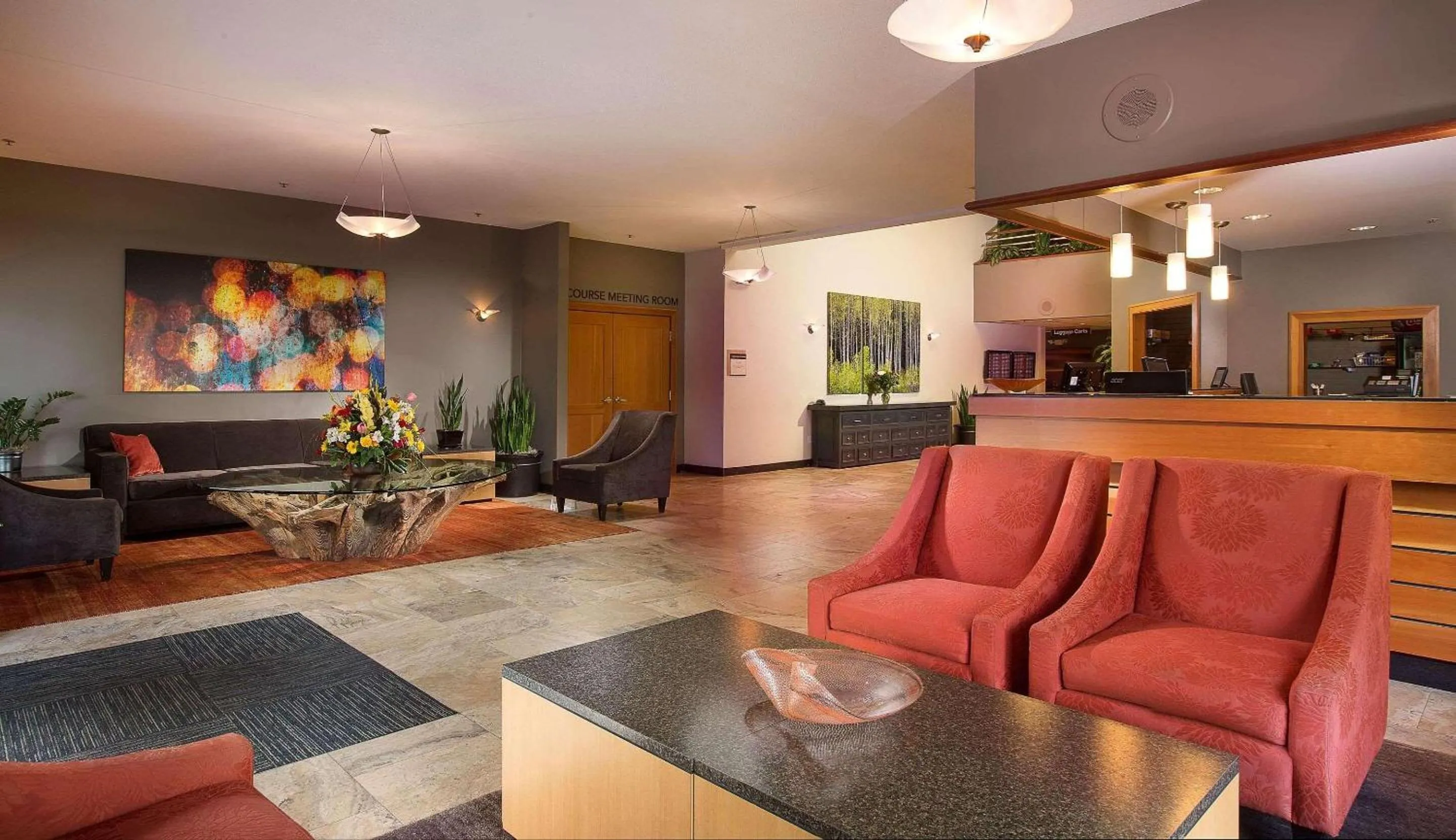Lobby or reception in Radisson Hotel Portland Airport