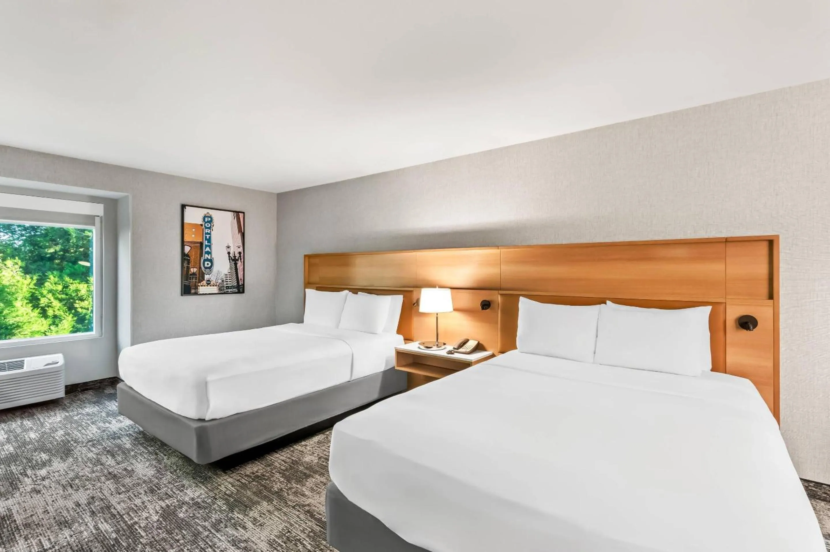 Bedroom, Bed in Radisson Hotel Portland Airport