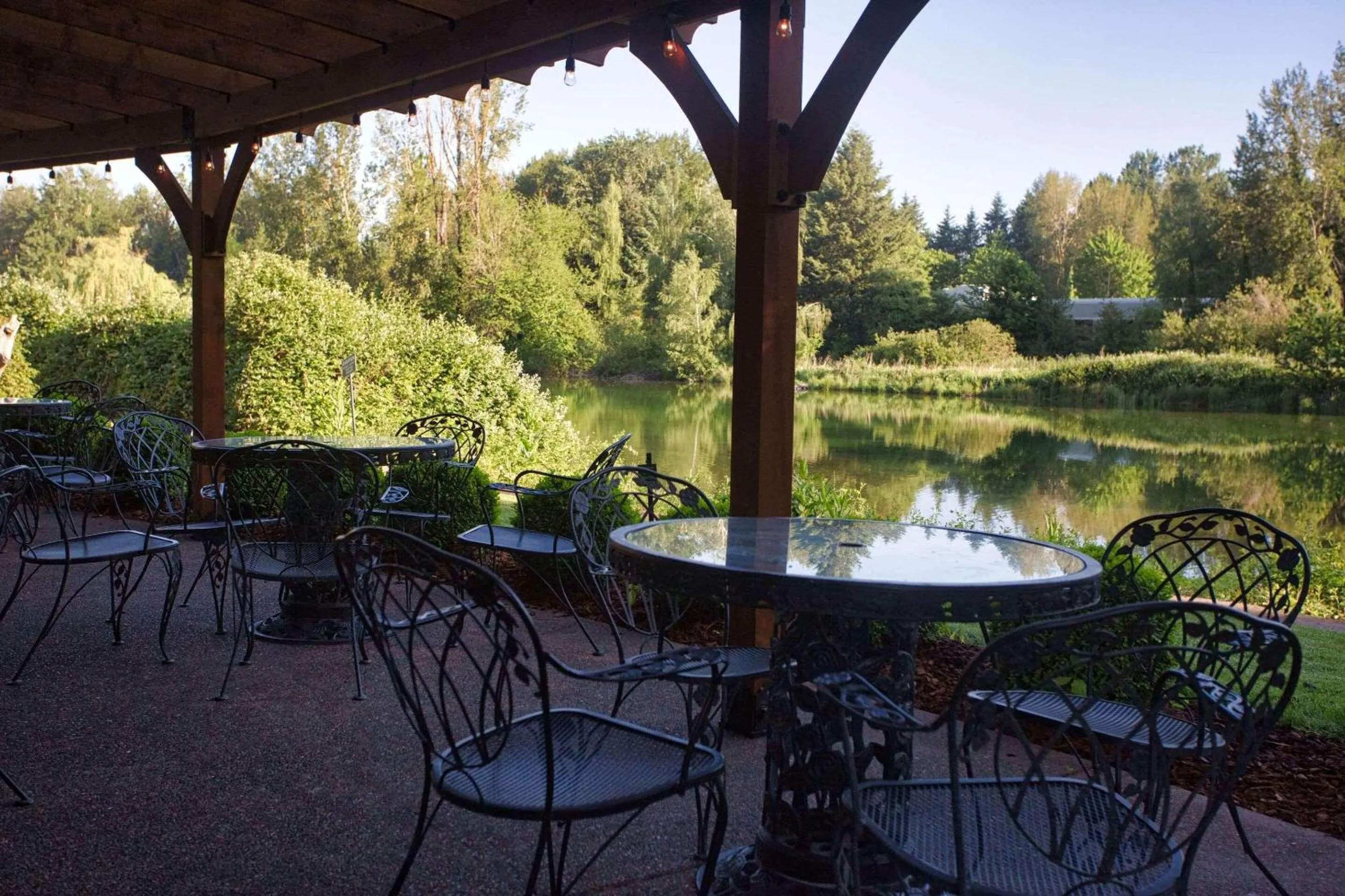 Property building in Radisson Hotel Portland Airport