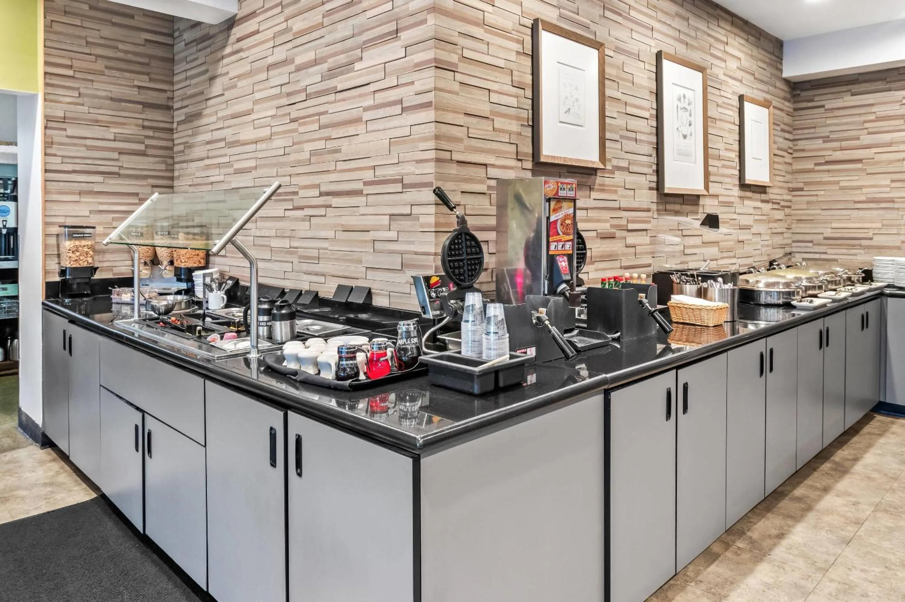 Breakfast in Radisson Hotel Portland Airport