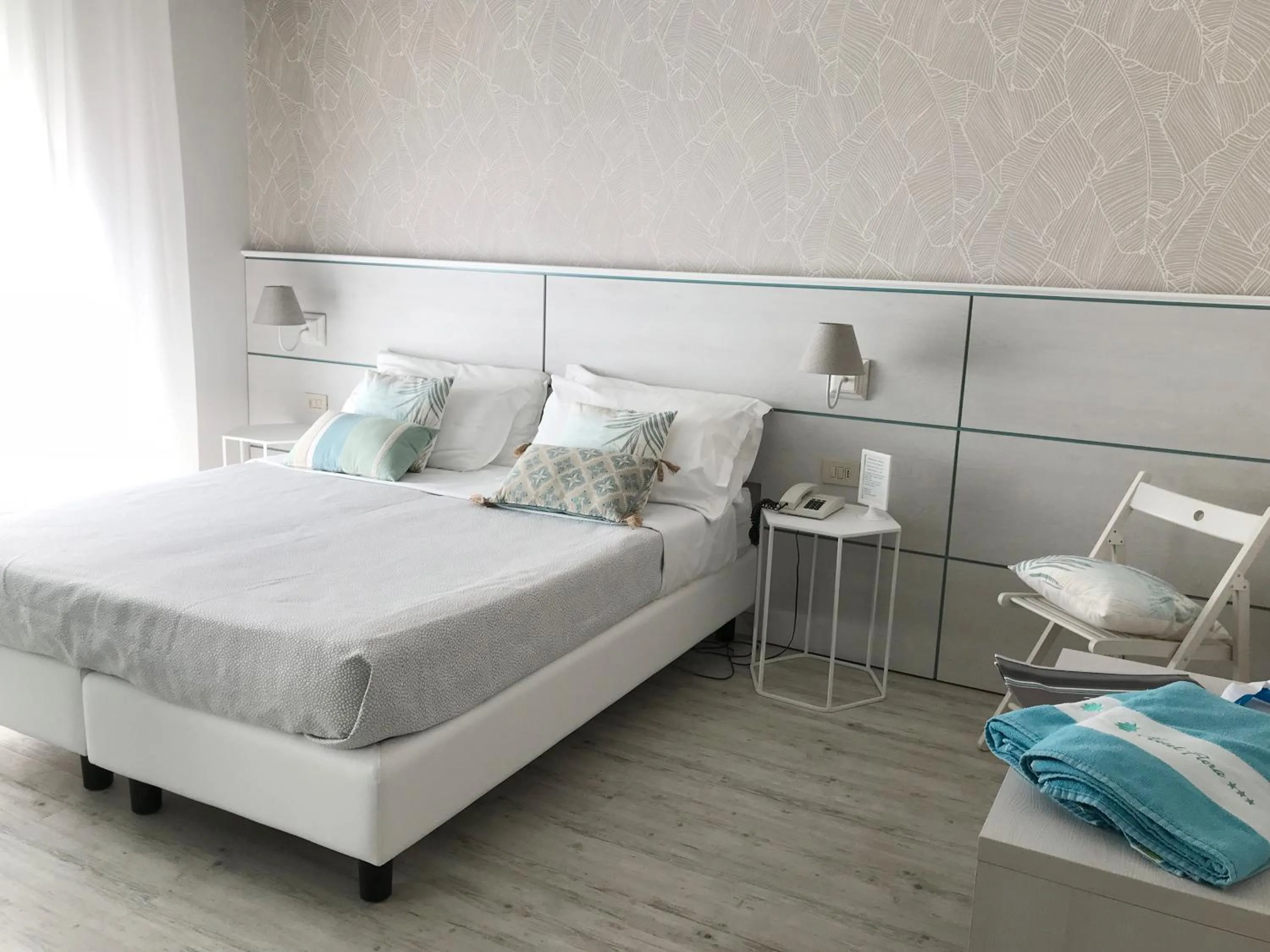 Photo of the whole room, Bed in Hotel Flora