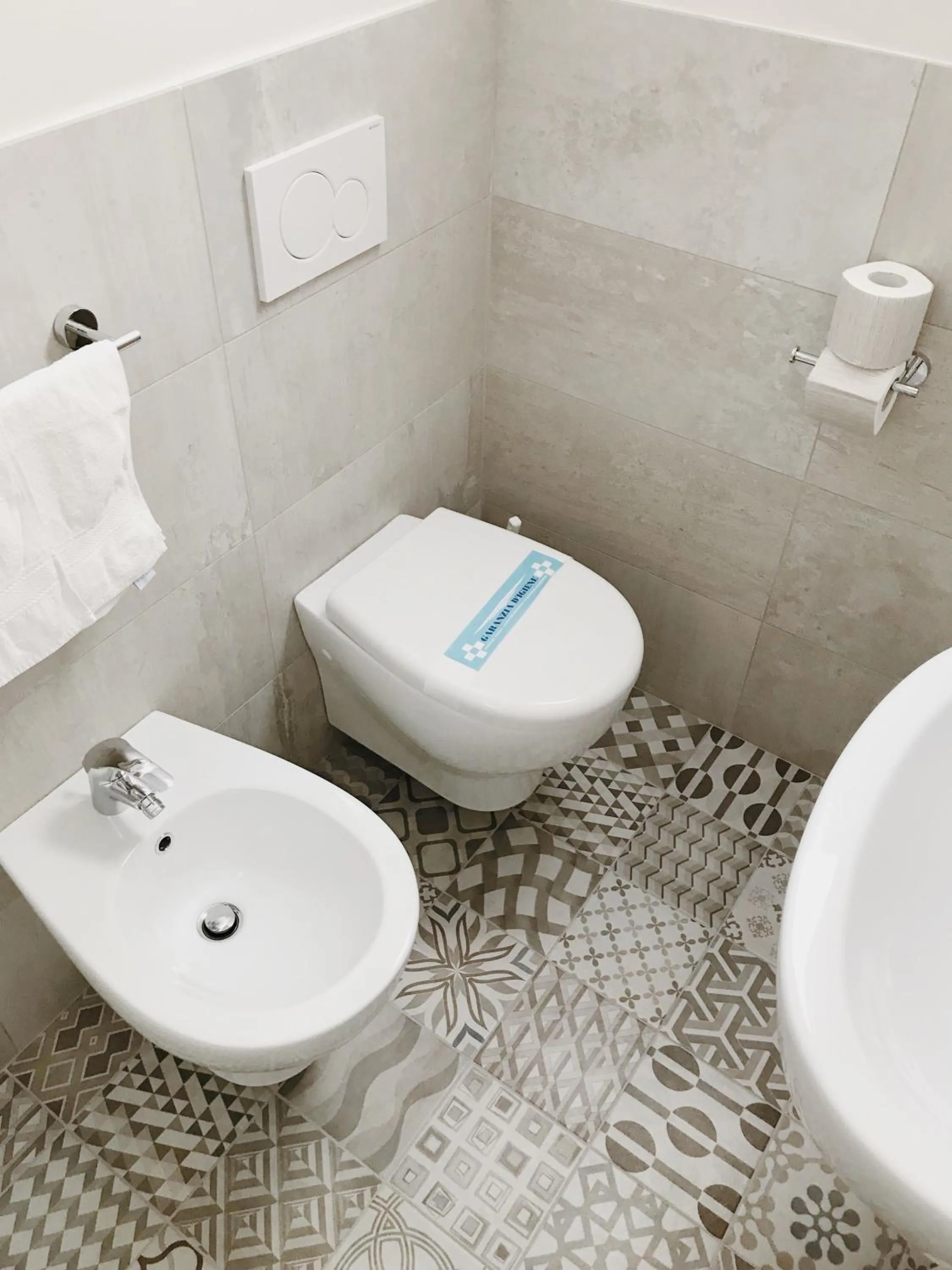 Bathroom in Hotel Flora