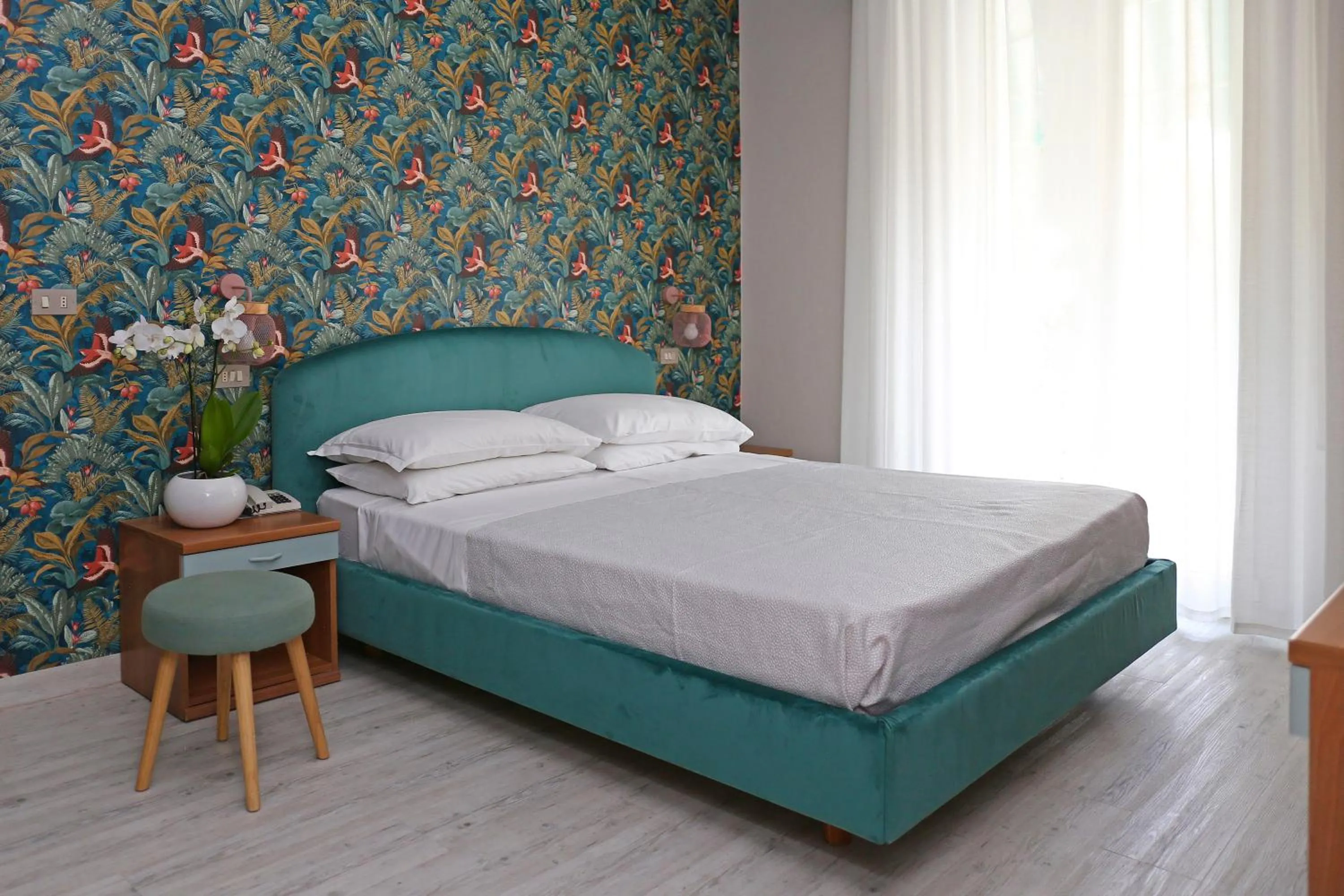 Bedroom, Bed in Hotel Flora