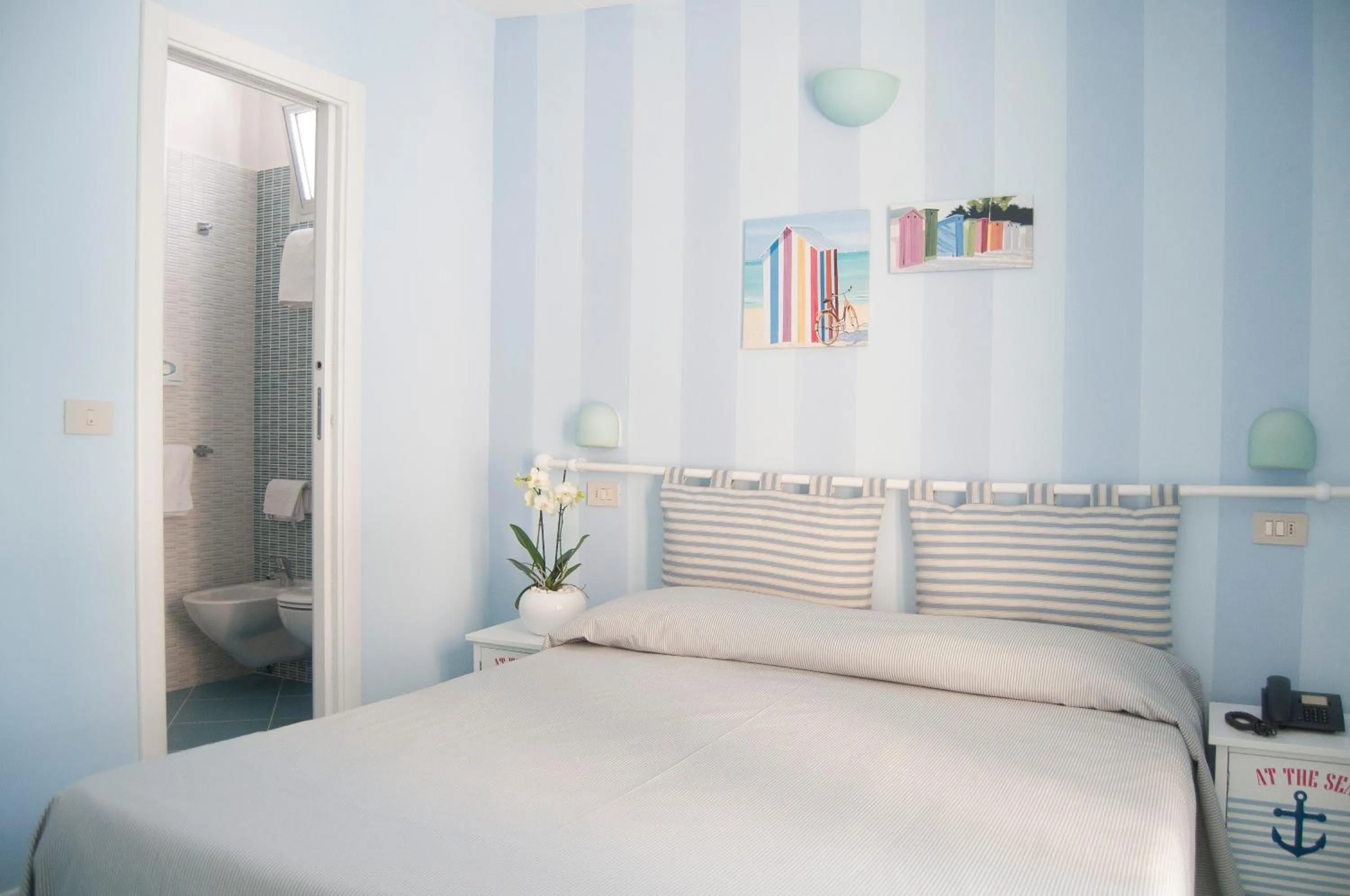 Bed in Hotel Flora