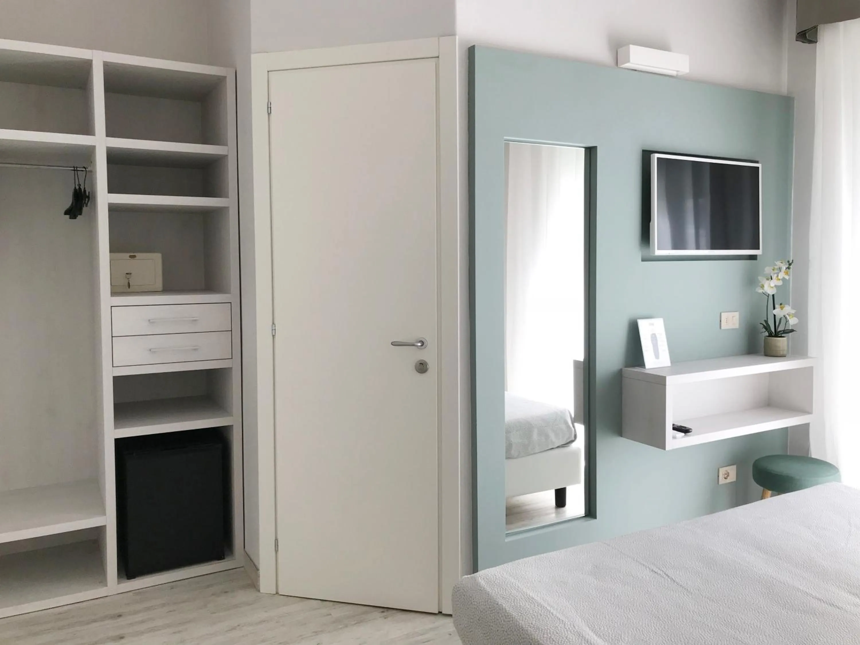 Photo of the whole room, Bed in Hotel Flora