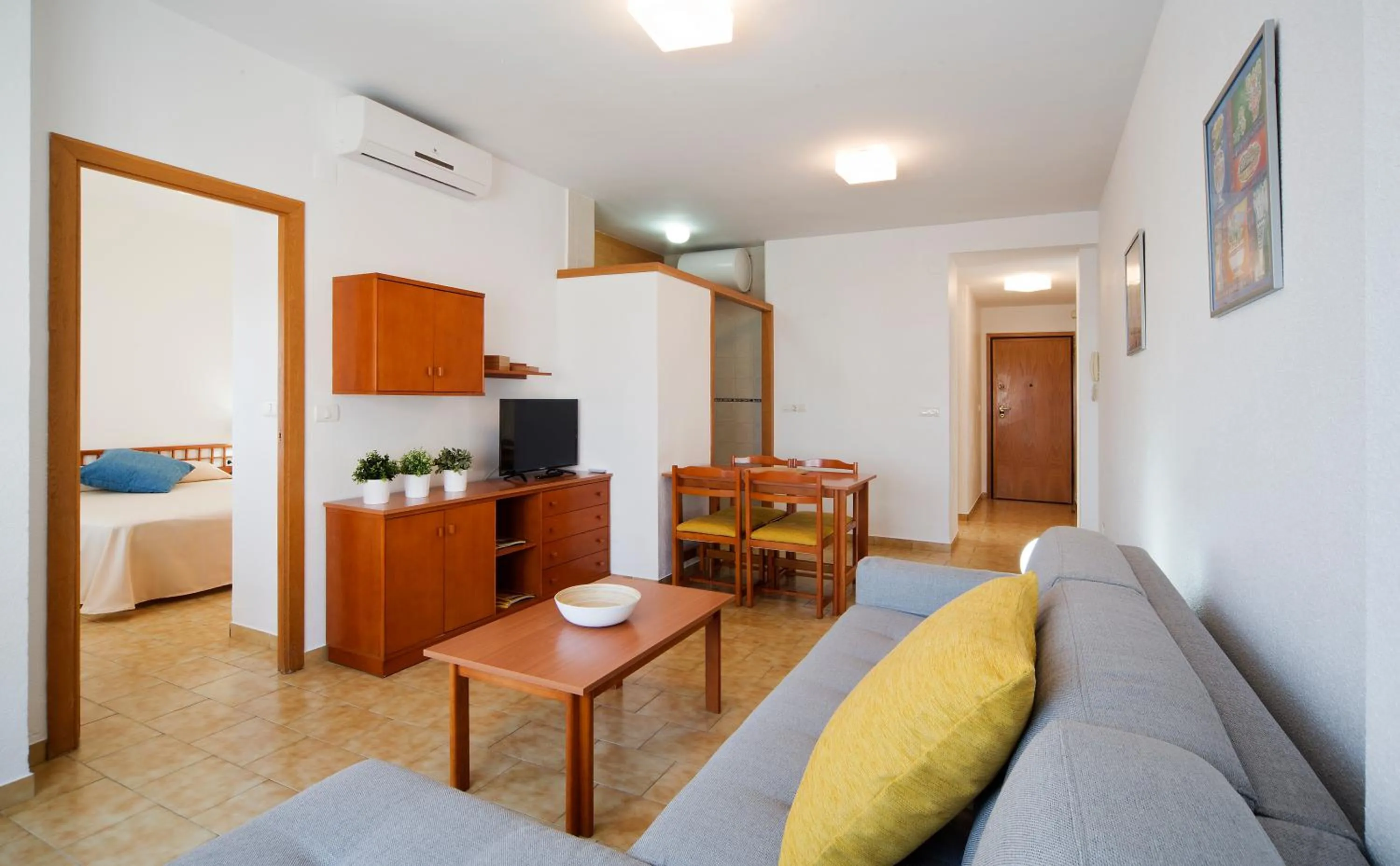 Communal lounge/ TV room in Bali Orangecosta