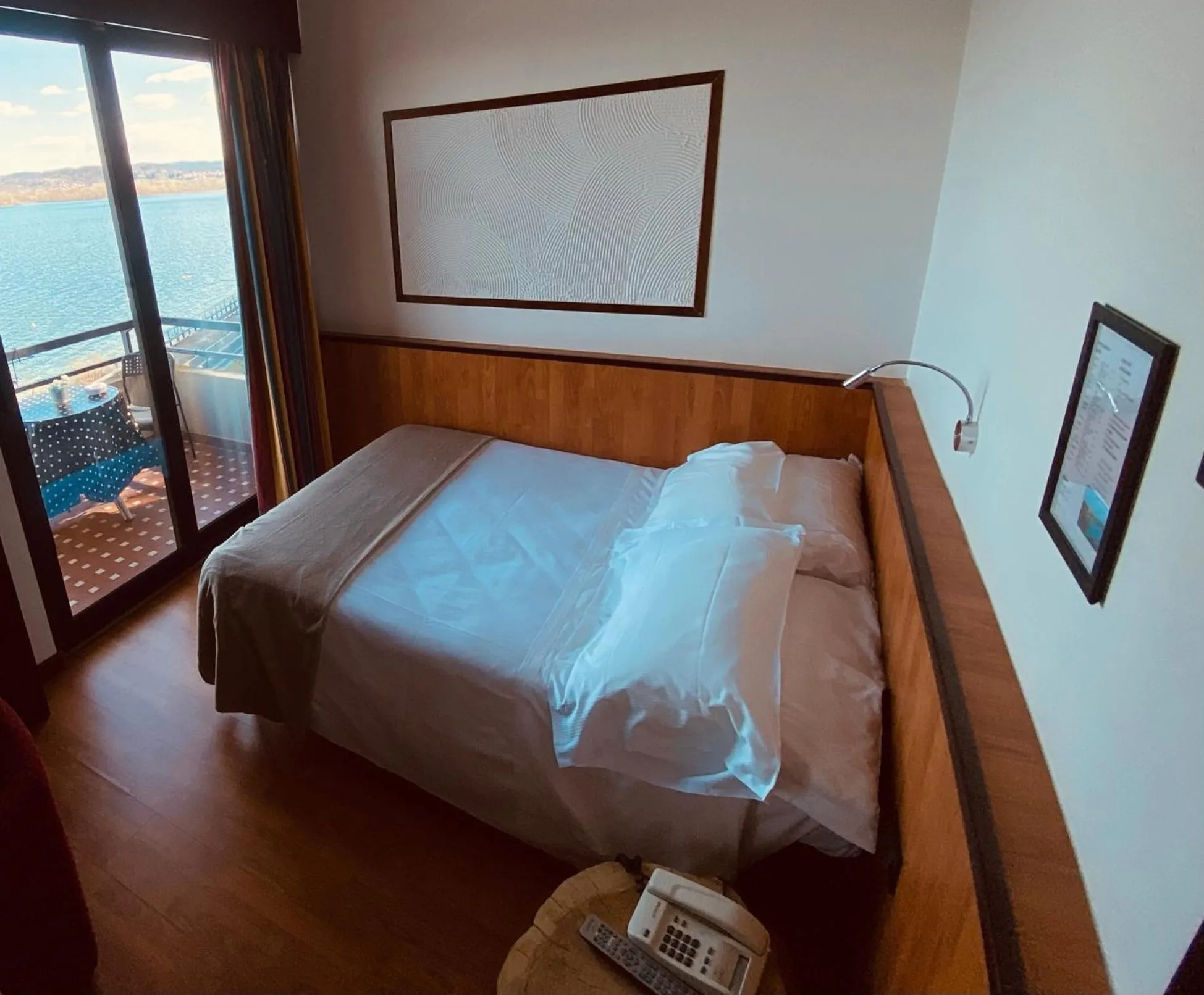 Bed in Hotel Concorde