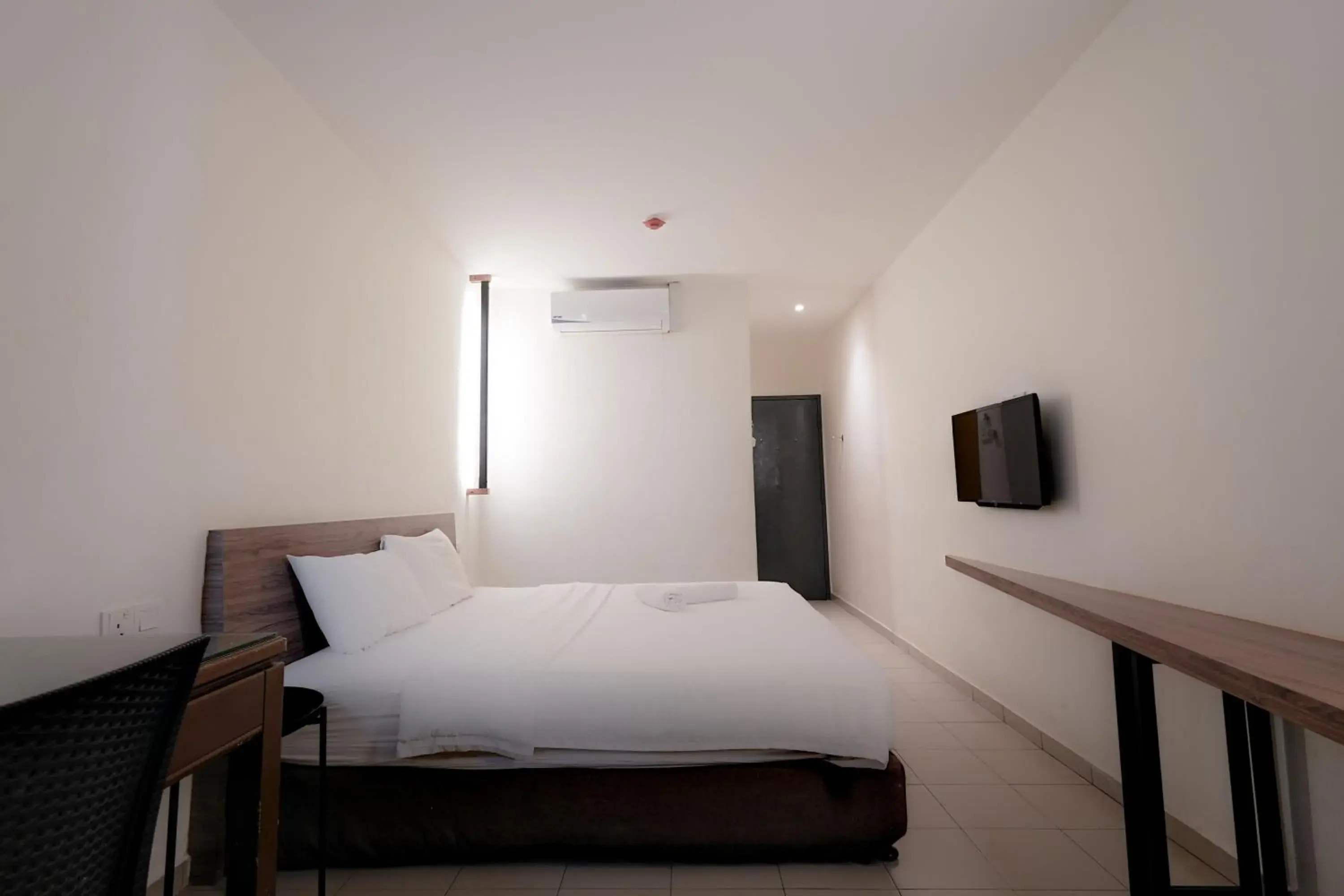 Standard King Room in T Hotel Anggerik Standard King Room in T Hotel Anggerik