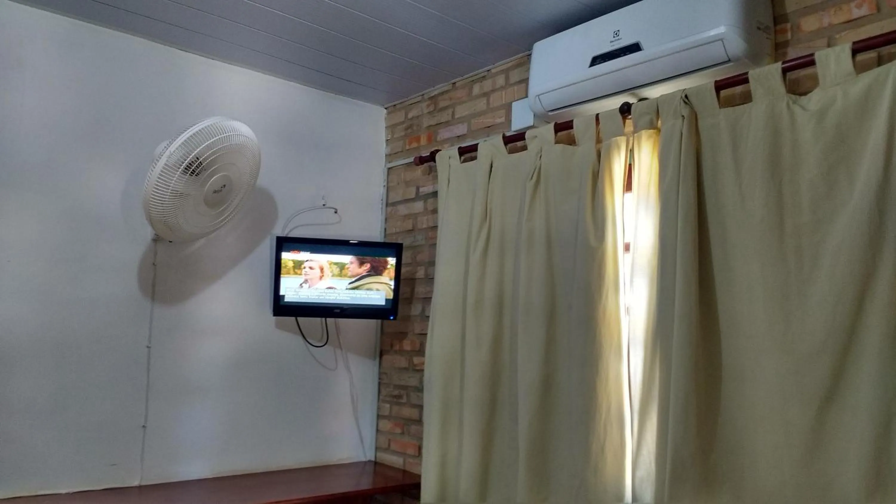 TV and multimedia in Pousada 7 Mares