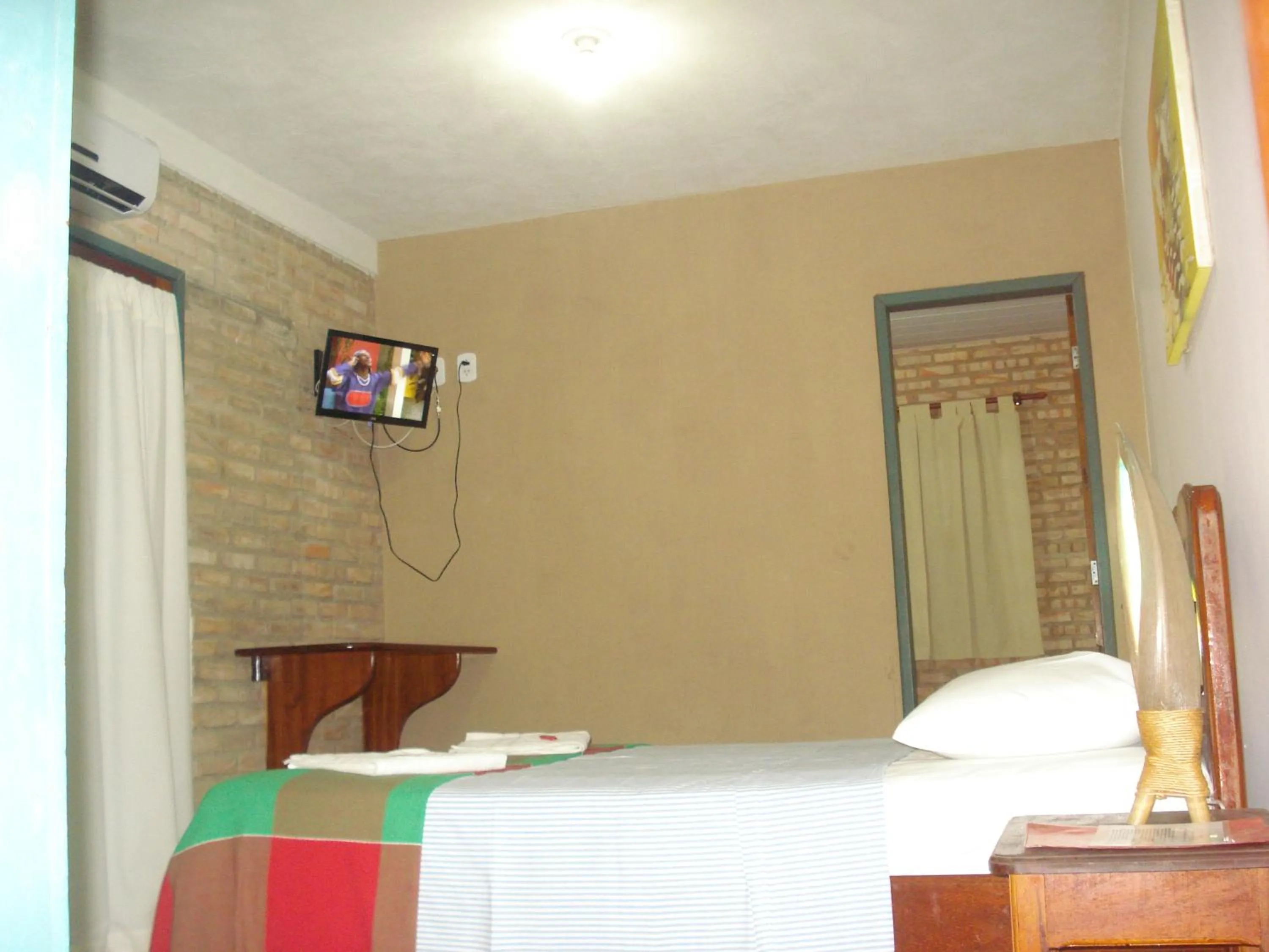 Photo of the whole room, Bed in Pousada 7 Mares