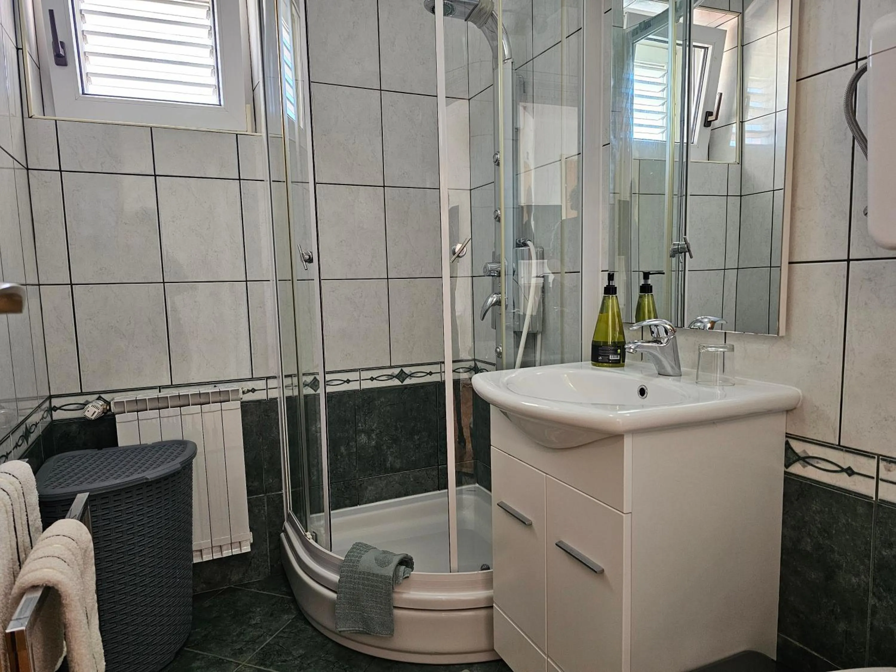 Adria Apartments and Rooms