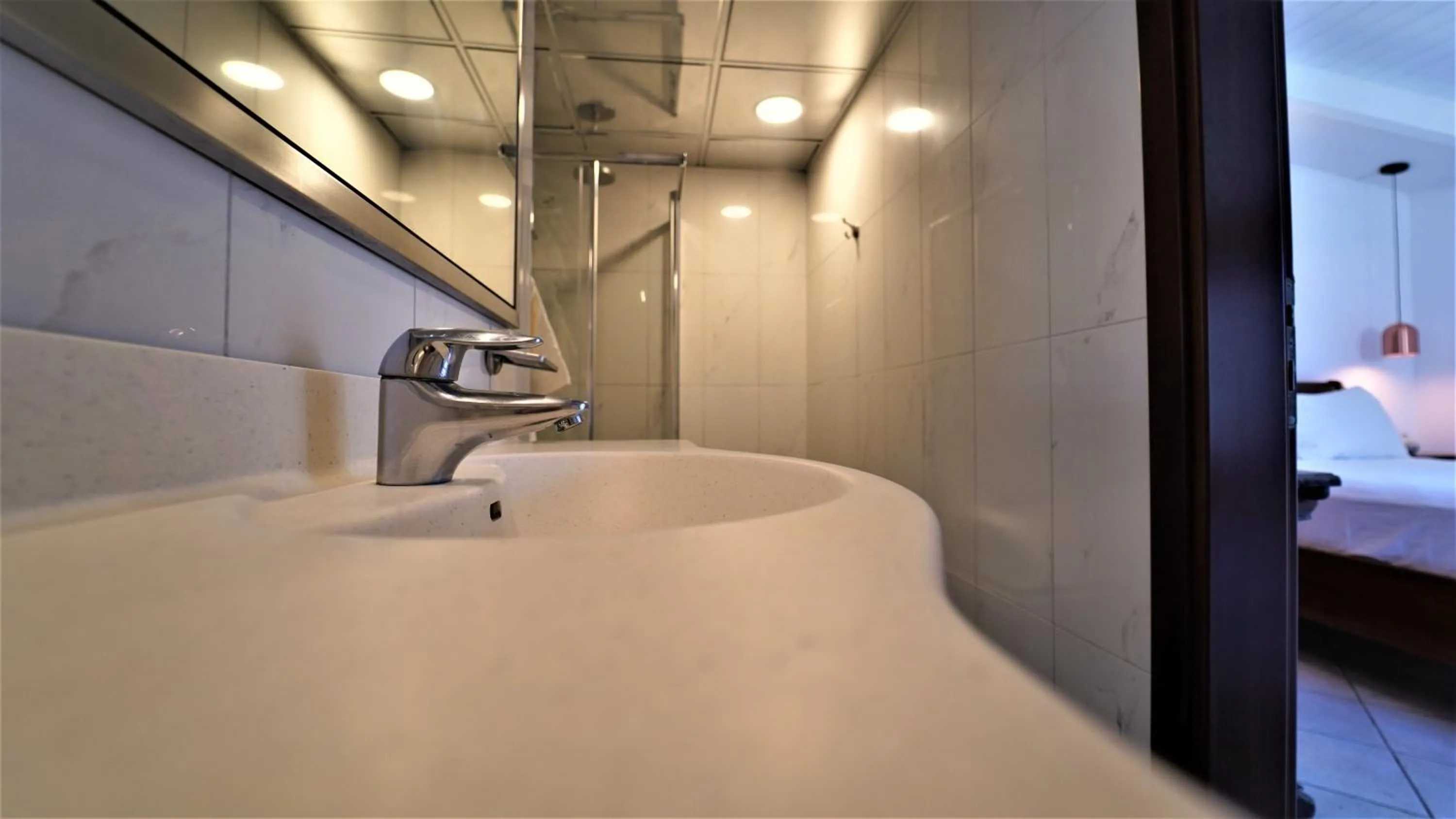 Bathroom, Bed in Hotel Acropol
