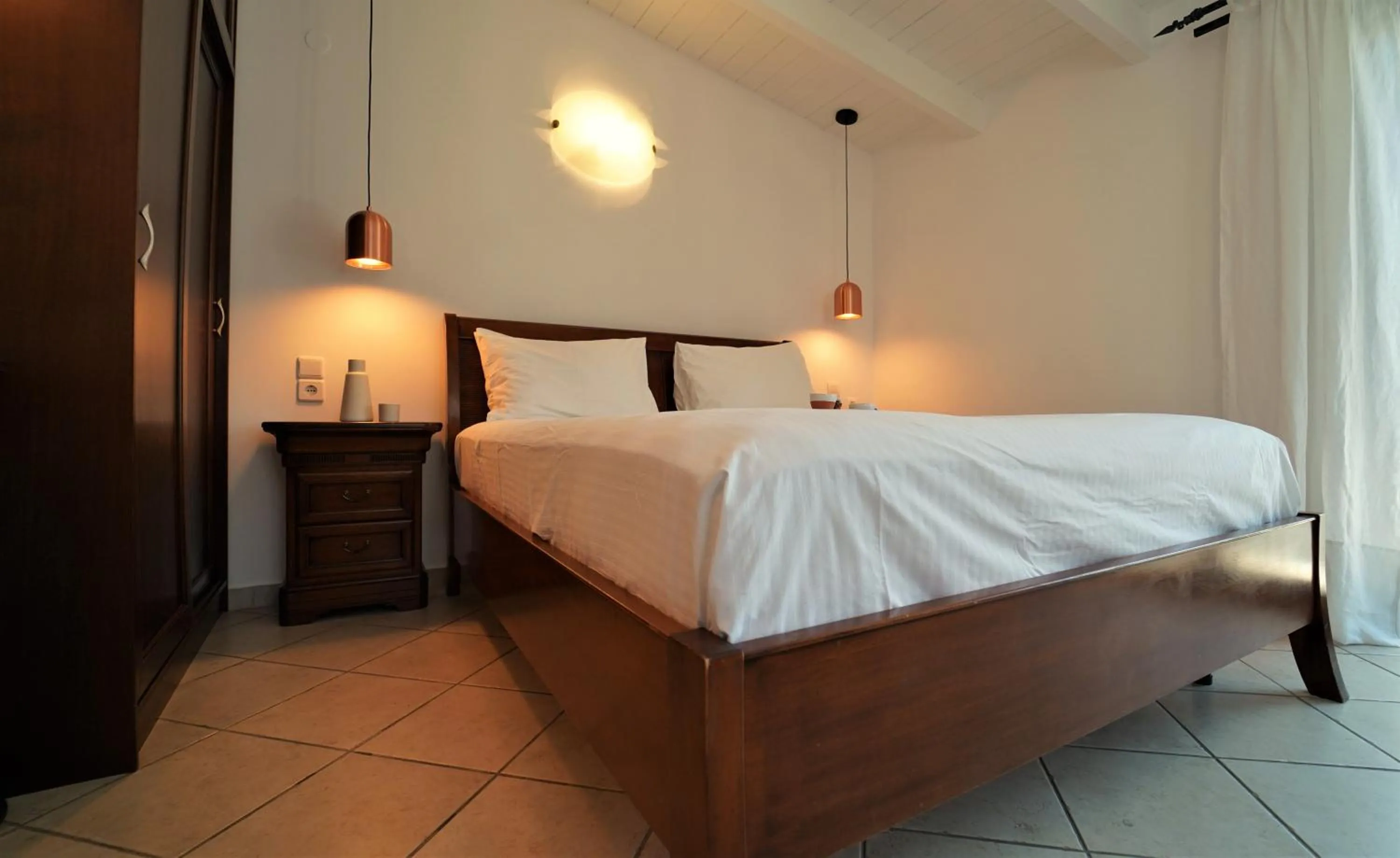 Bed in Hotel Acropol