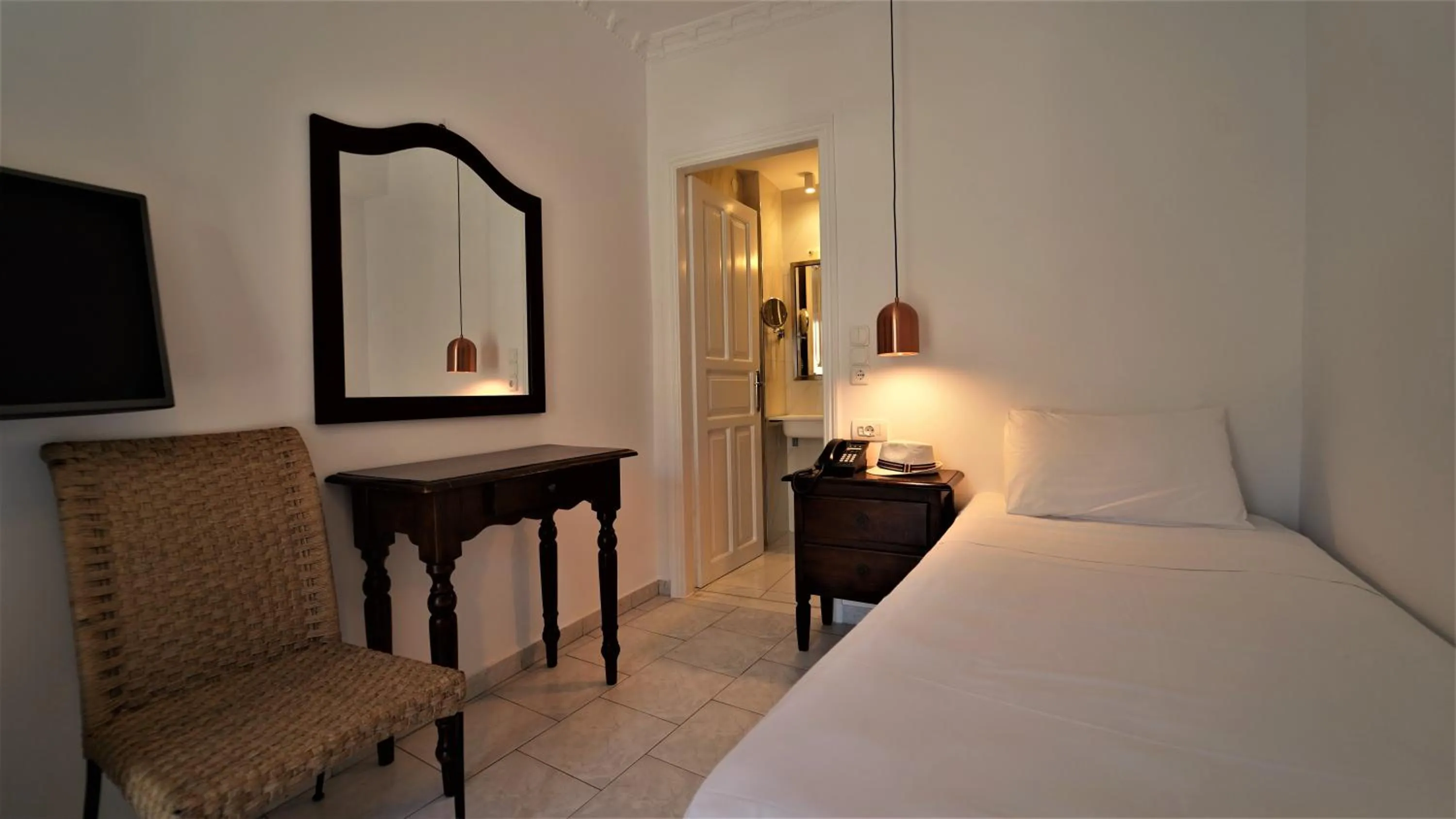 Bedroom, Bed in Hotel Acropol