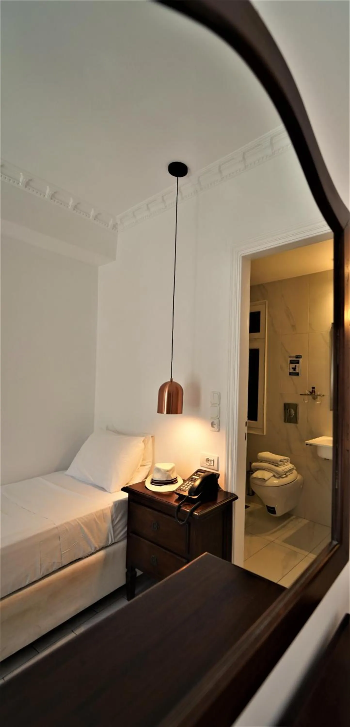 Bathroom, Bed in Hotel Acropol
