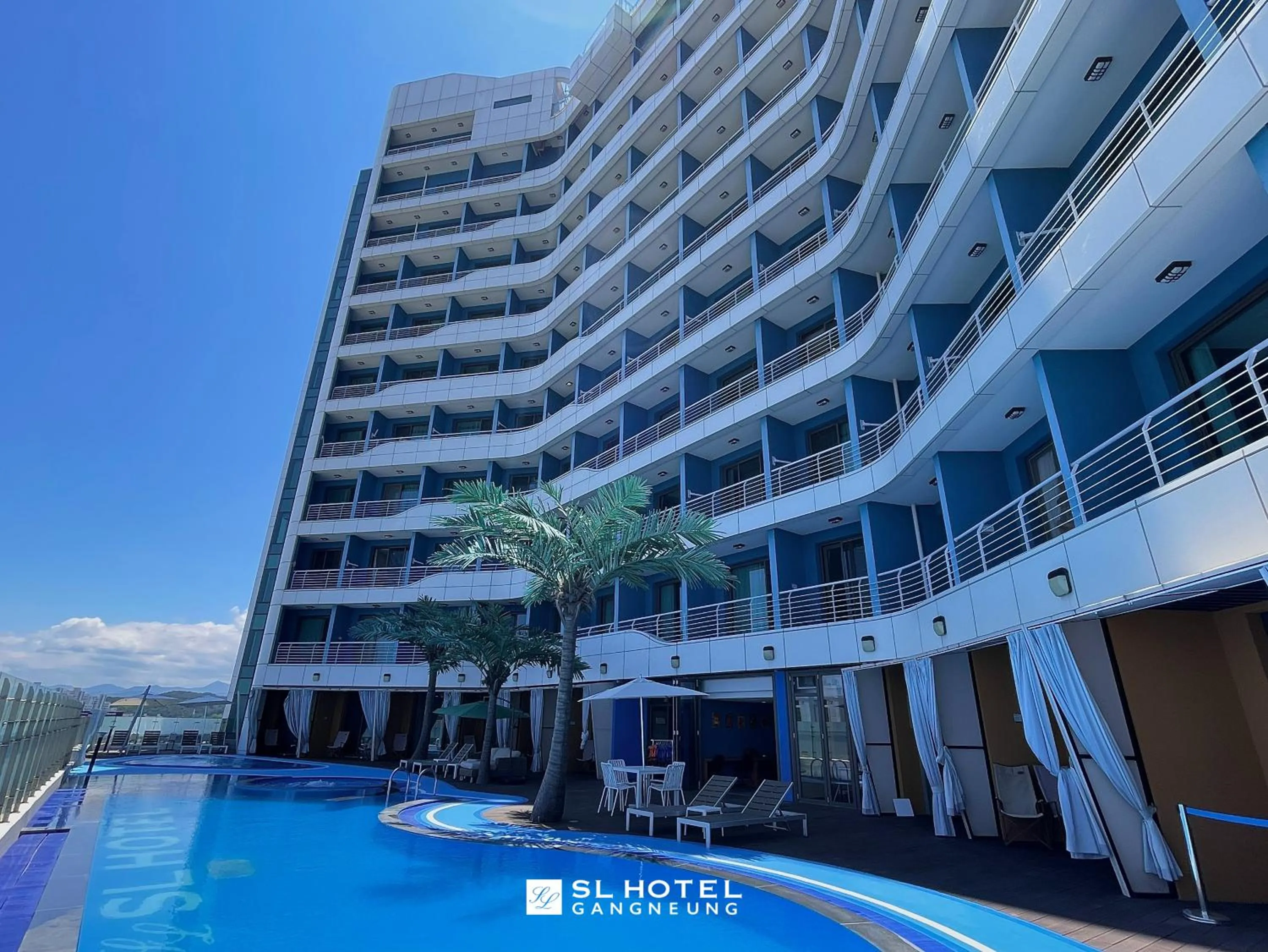 Swimming pool in SL Hotel Gangneung
