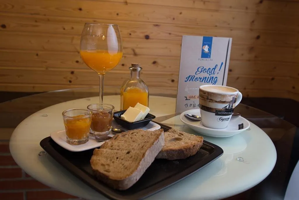 Breakfast in Hotel A. G. Porcillan