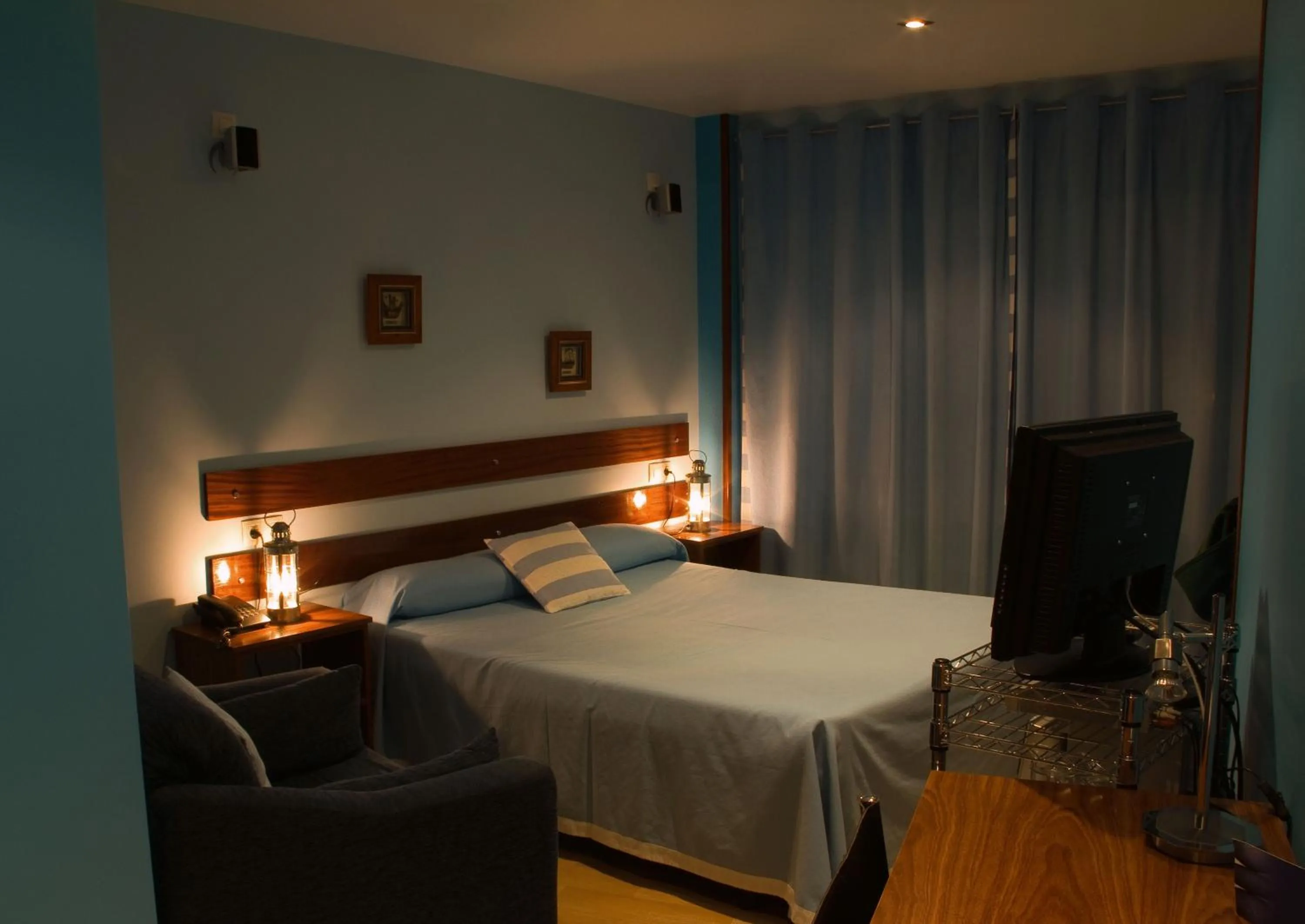 Balcony/Terrace, Bed in Hotel A. G. Porcillan