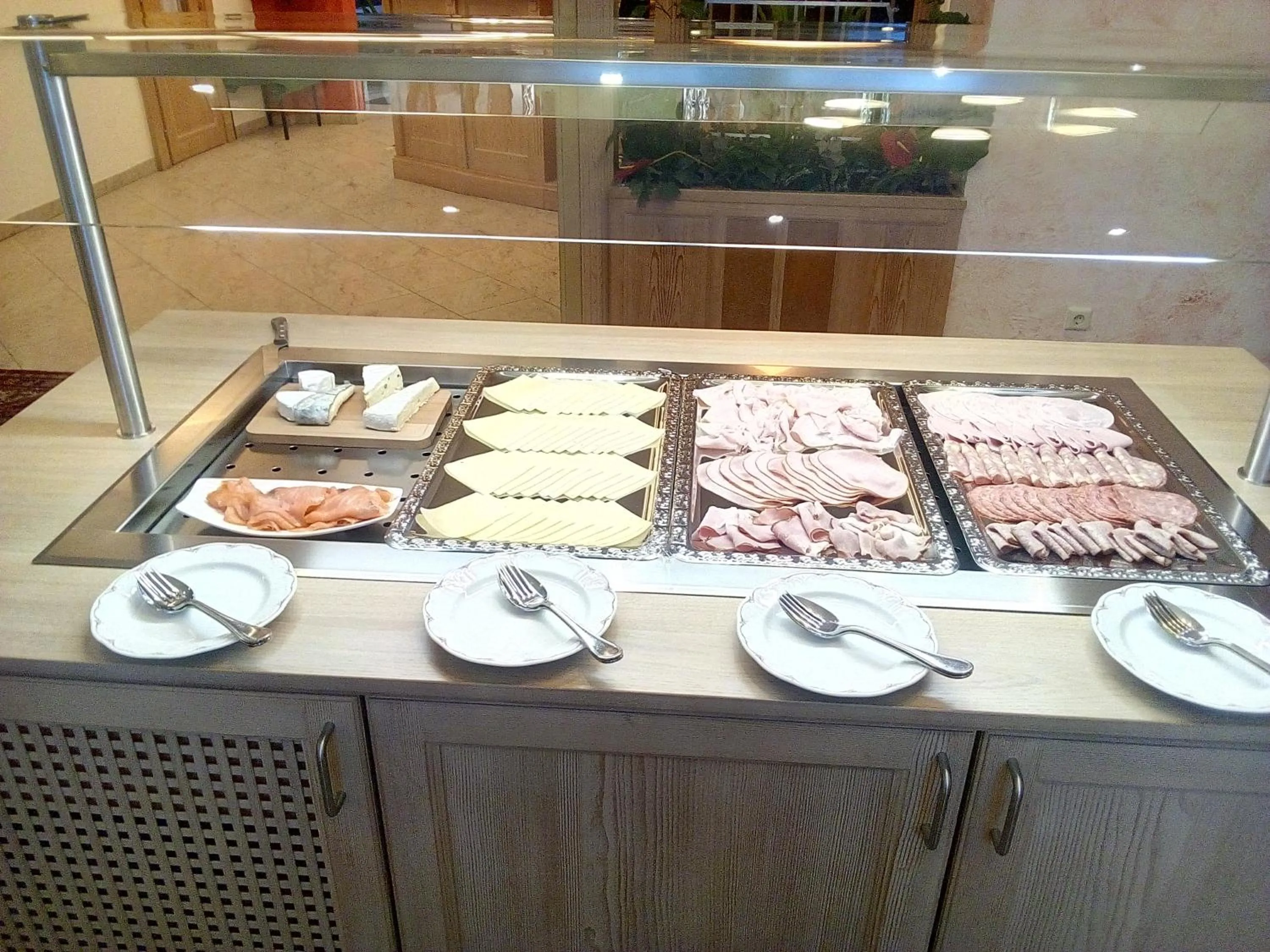 Buffet breakfast in Hotel Wagner