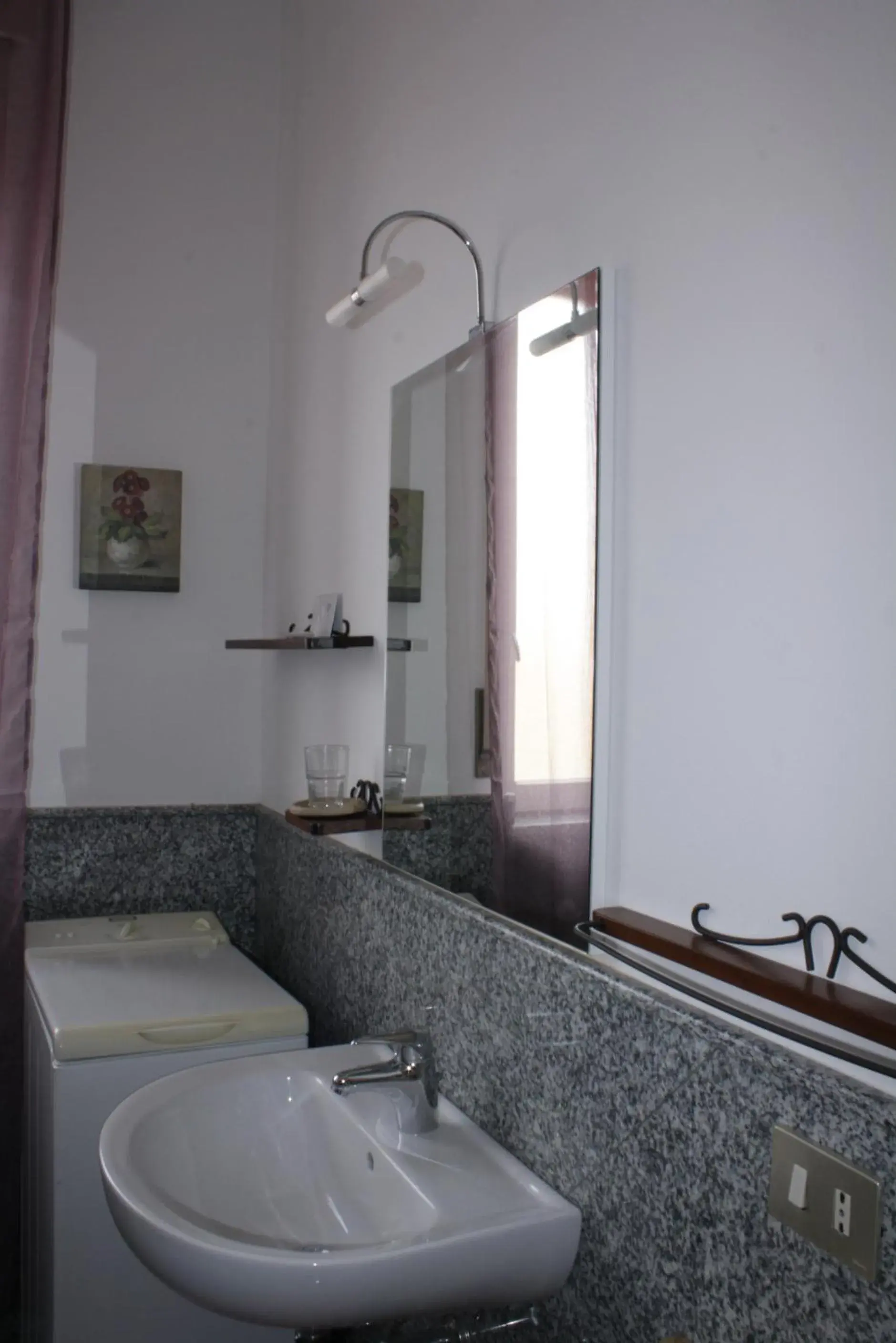Day, Bathroom in La Castellana Loft Hotel