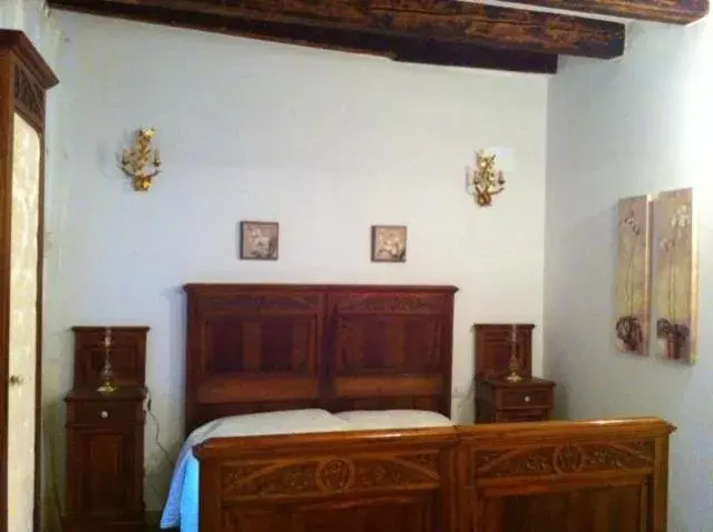 Photo of the whole room, Bed in La Castellana Loft Hotel