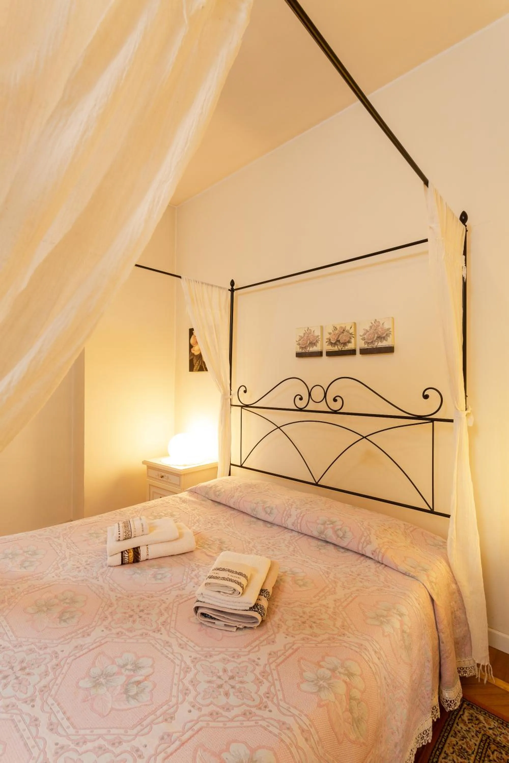 Bed in La Castellana